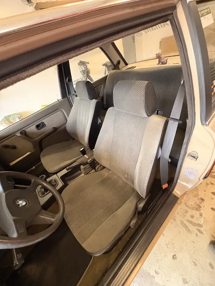 BMW 320 i, foto 7