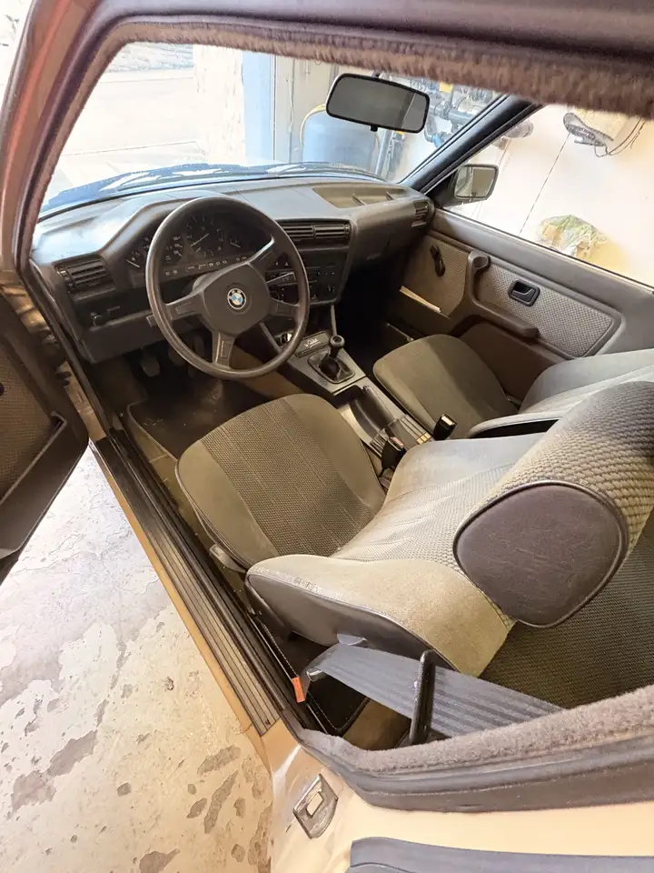 BMW 320 i, foto 6