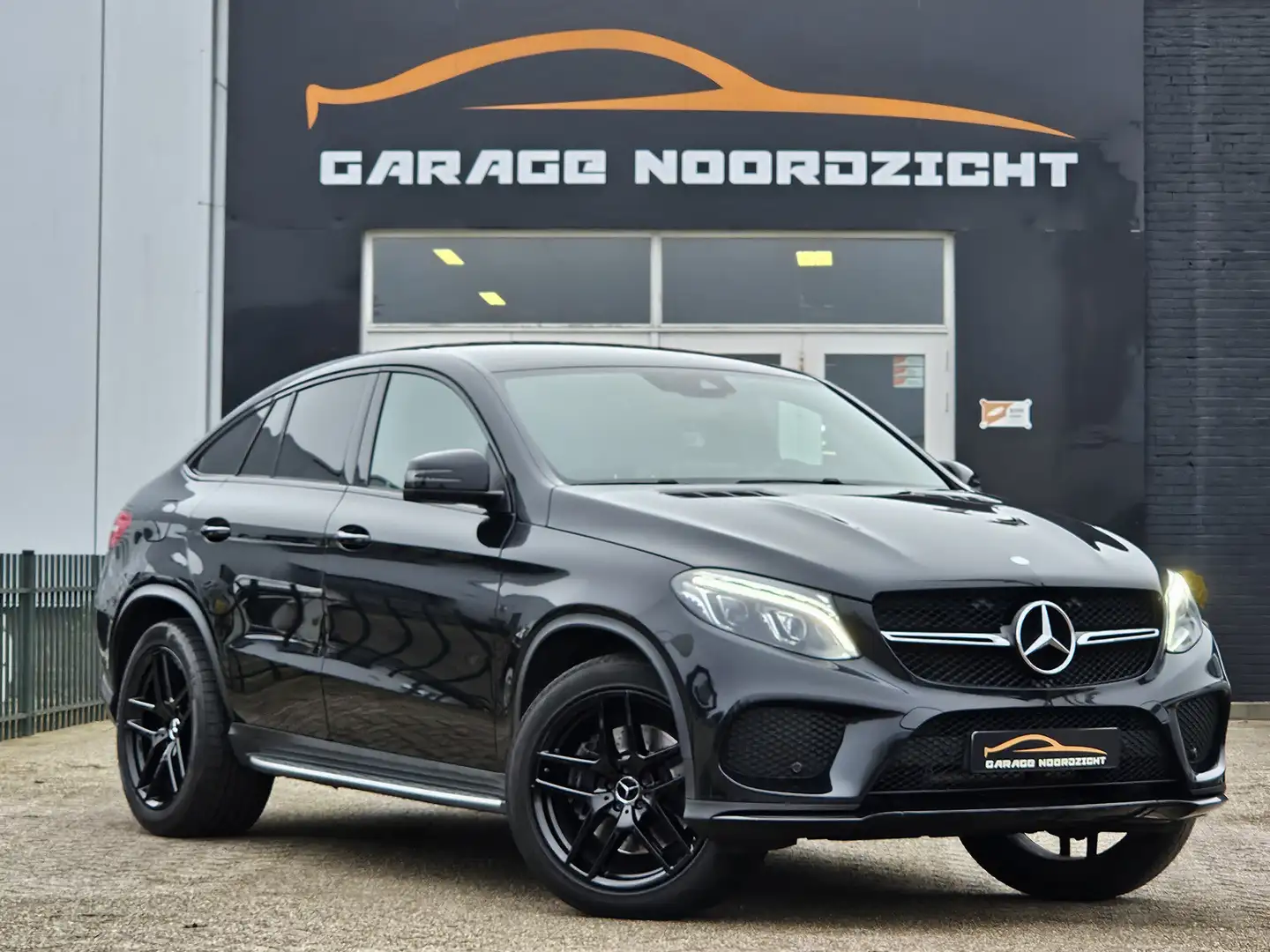 Mercedes-Benz GLE 400 coupe 4MATIC AMG Sport Edition 63AMG UITVOERING ma Noir - 2