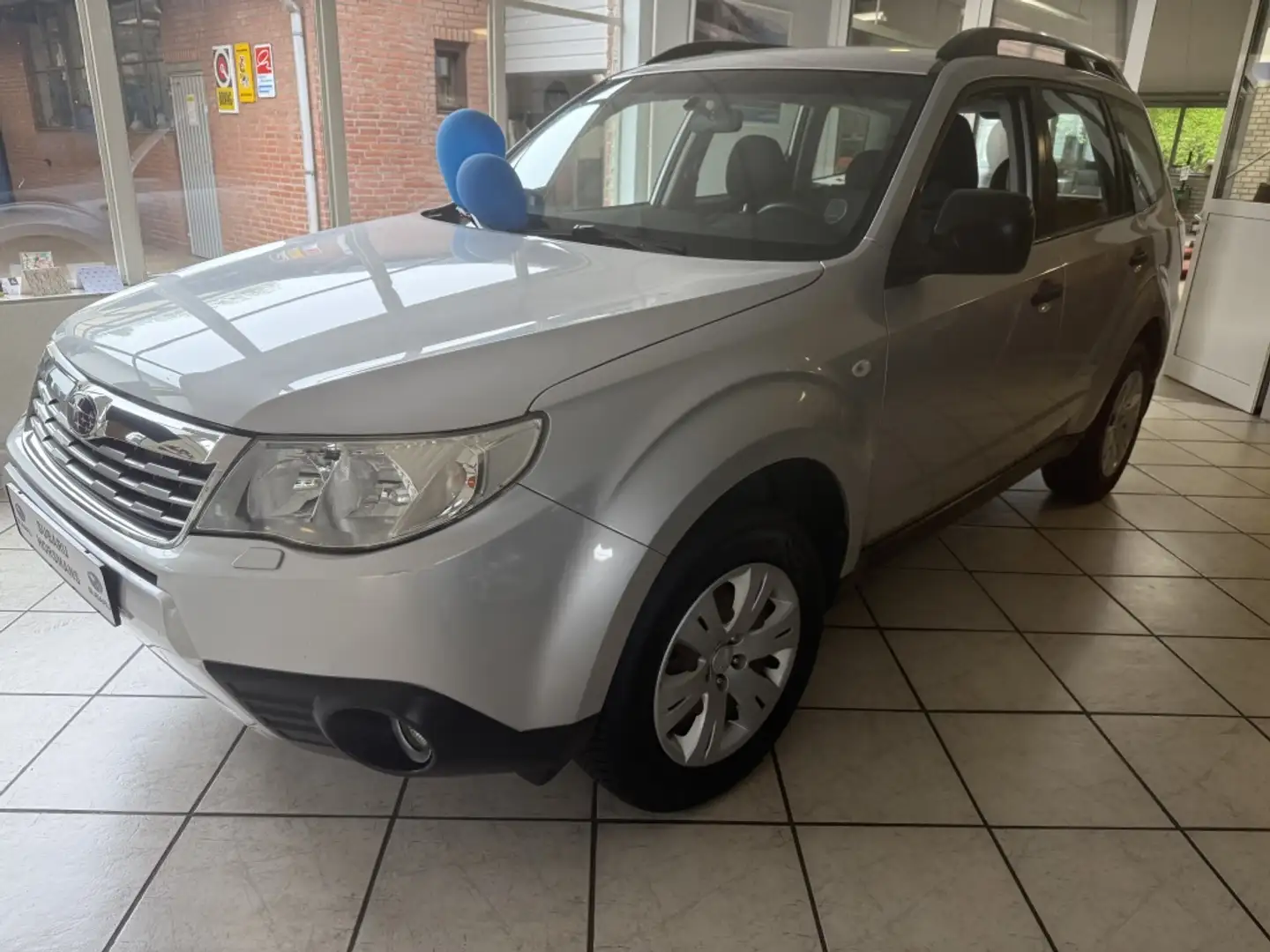 Subaru Forester 2.0 Comfort Grau - 1