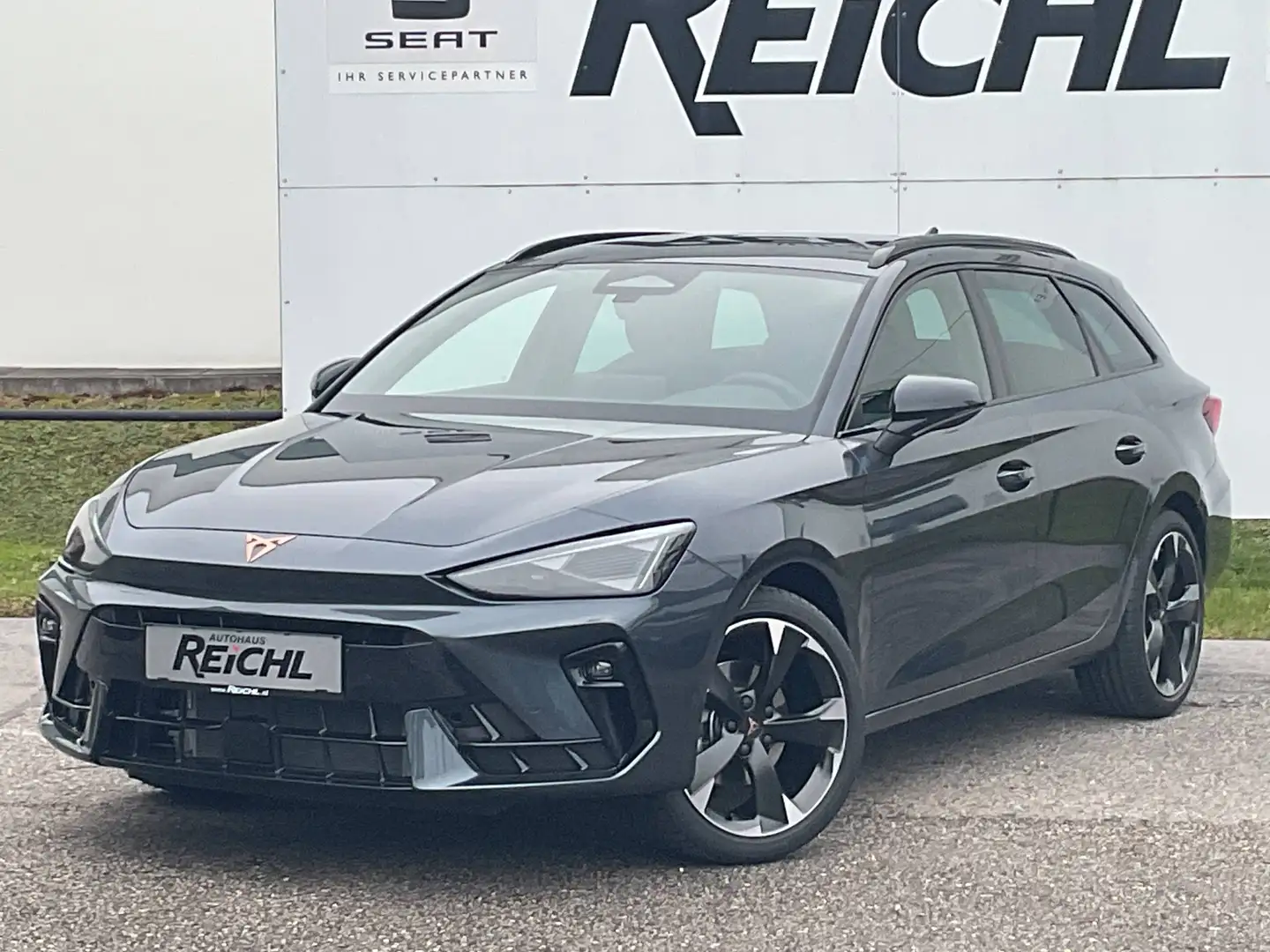 CUPRA Leon SP Kombi 1,5 TSI - Intel.-Drive - elektr. Heckklappe - Kamera - 18" Bicolor Grau - 2