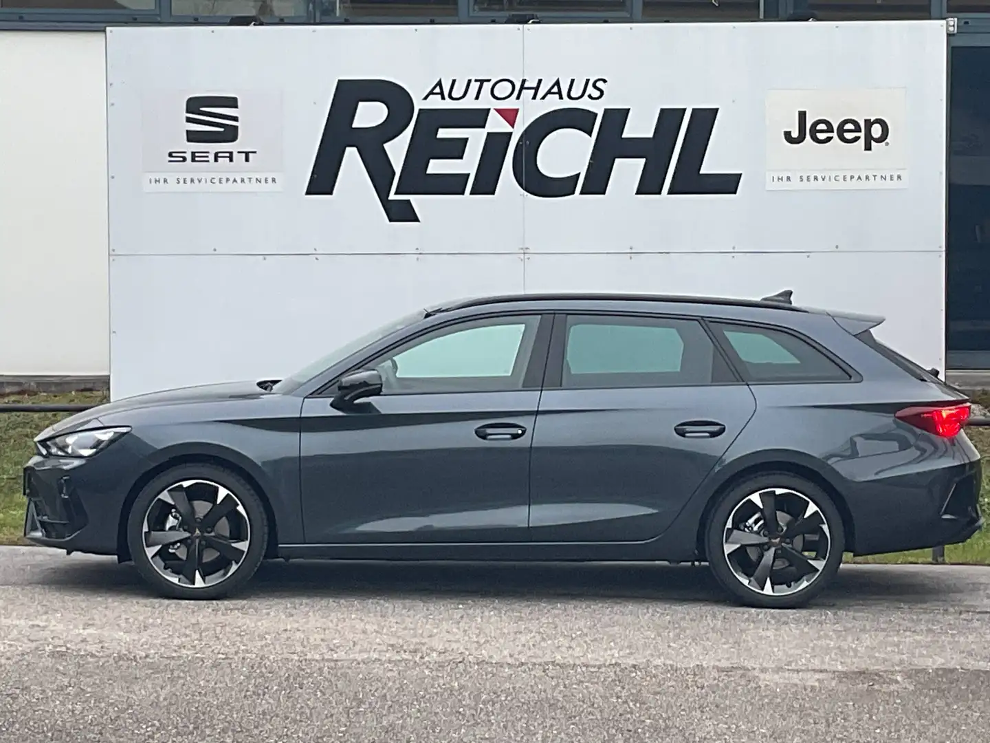 CUPRA Leon SP Kombi 1,5 TSI - Intel.-Drive - elektr. Heckklappe - Kamera - 18" Bicolor Grau - 1
