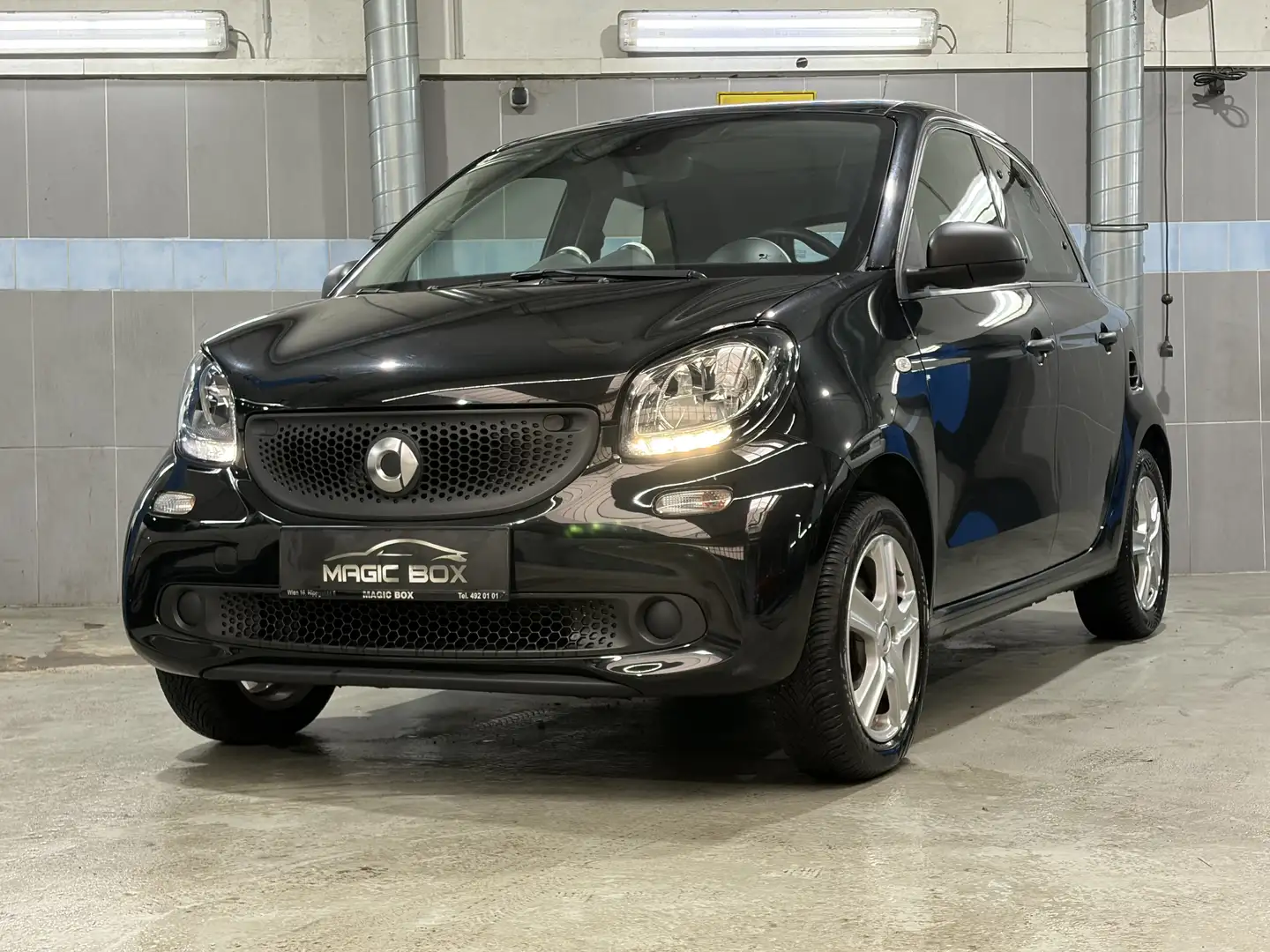 smart forFour 8-Fach bereift*Panoramadach*Klimaaut.*Parksensoren Schwarz - 1