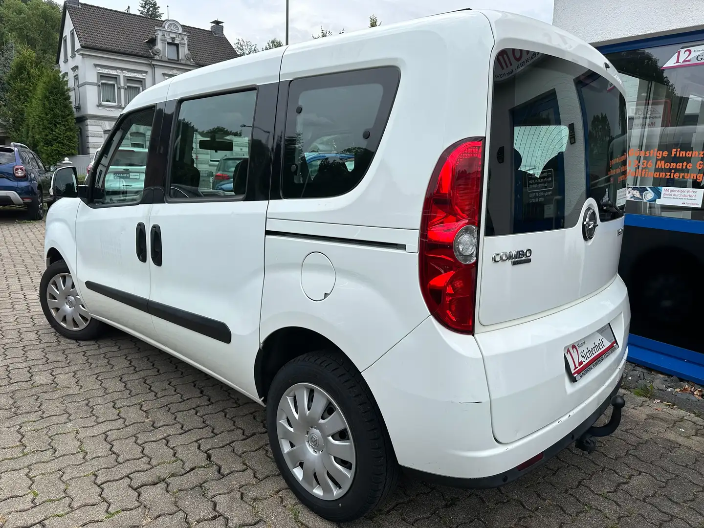 Opel Combo 1.6 D TOUR 7-SITZER+KLIMA+AHK+SHZ+2xSCHIEBETÜR Weiß - 2