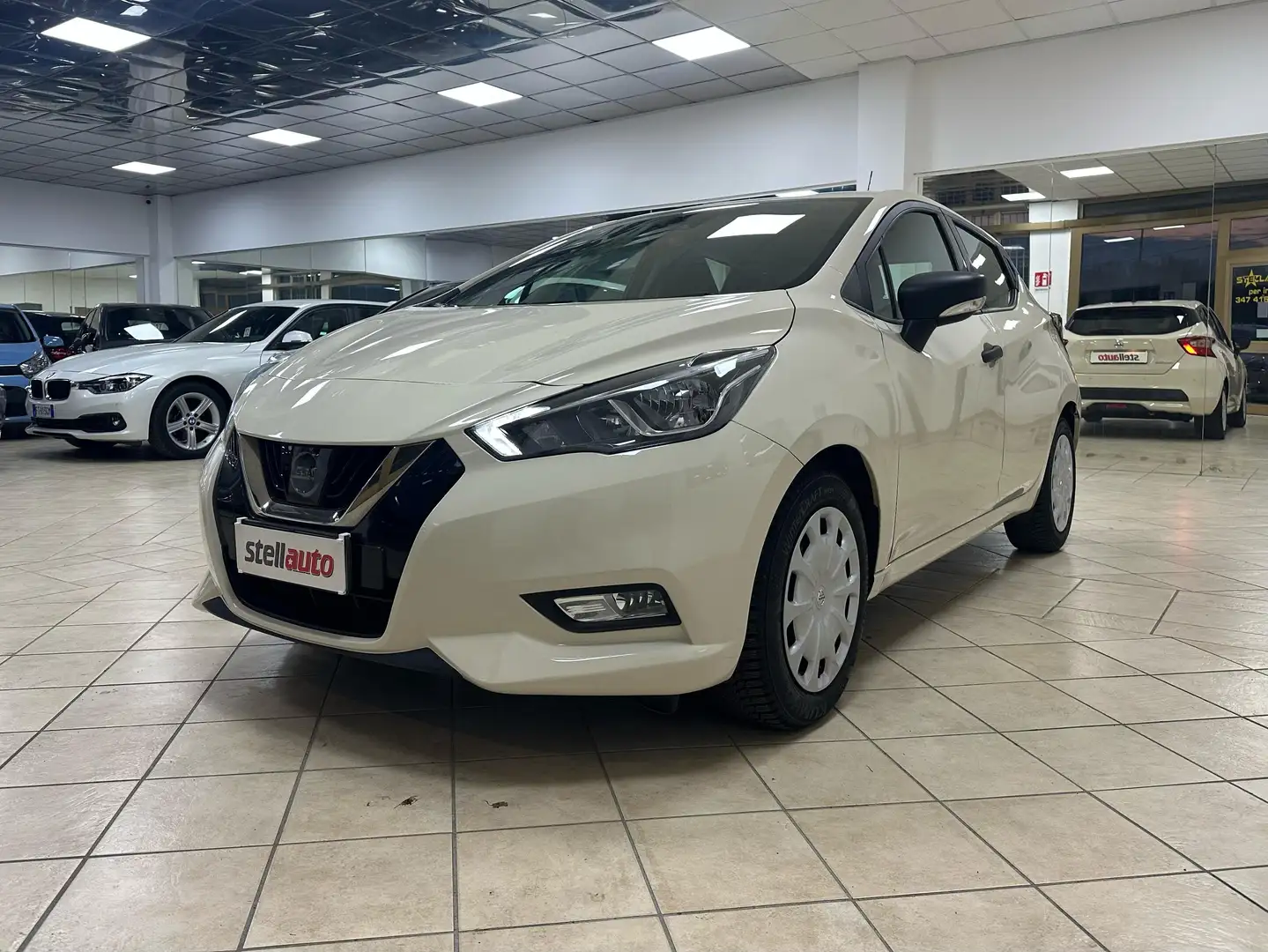 Nissan Micra Micra 1.0 Visia 71cv Beżowy - 1