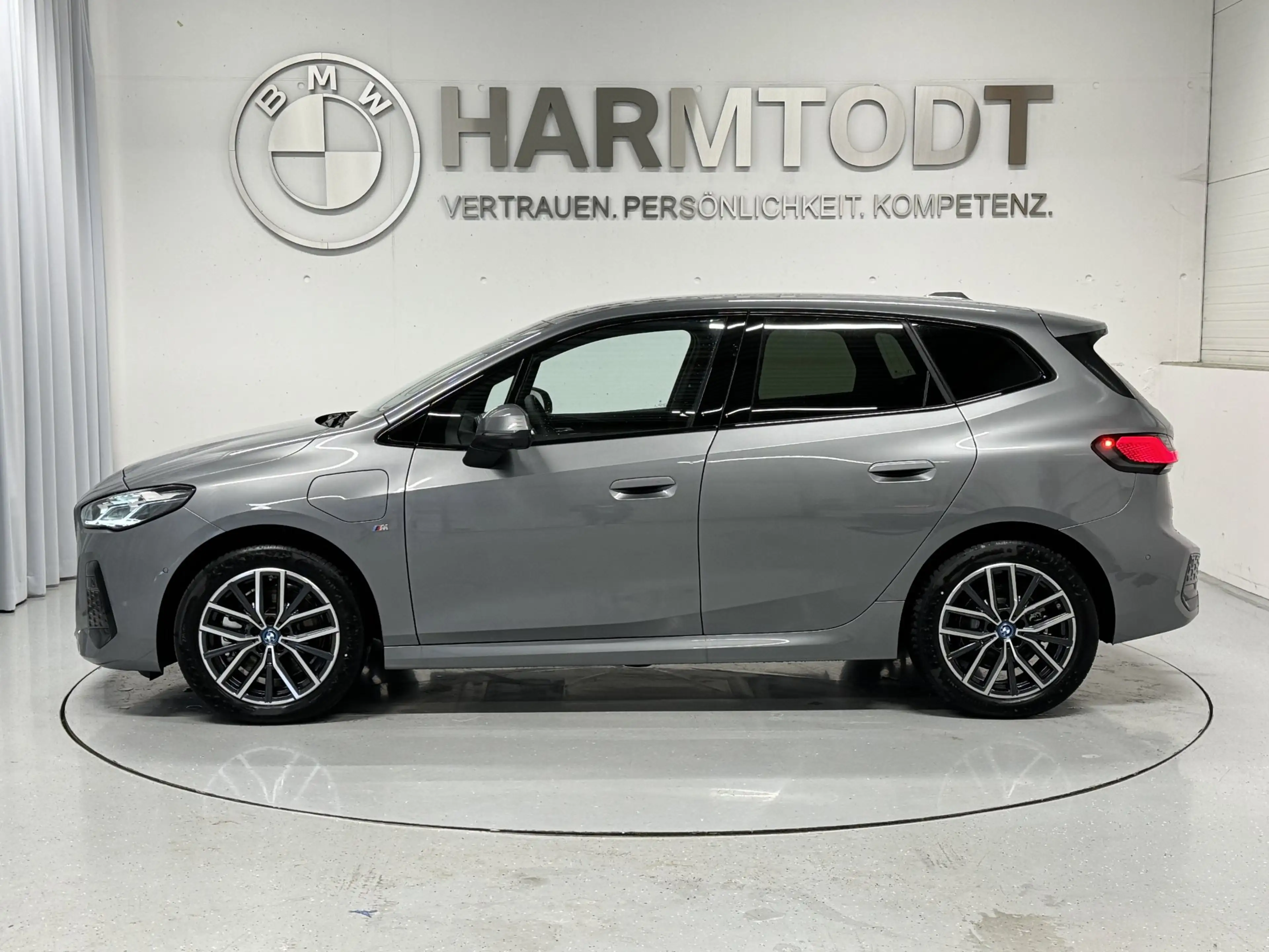 BMW 230 e xDrive *M-Sportpaket / Paket Care* — photo 3