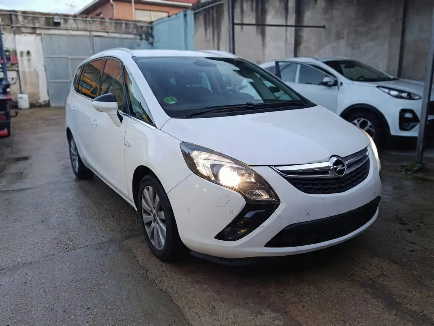 Opel Zafira Tourer Zafira Tourer 1.6CDTi S/S Selective 136 Selective Blanco - 2