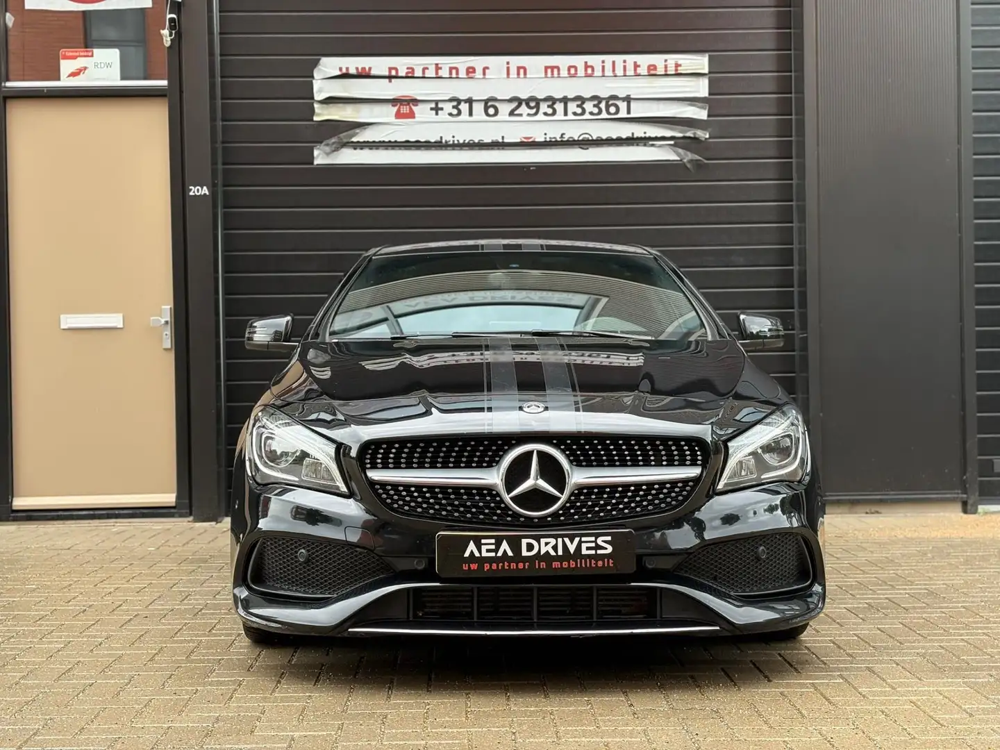 Mercedes-Benz CLA 220 d Ambition | AMG styling | Navi | Leder | Dealeron Zwart - 2