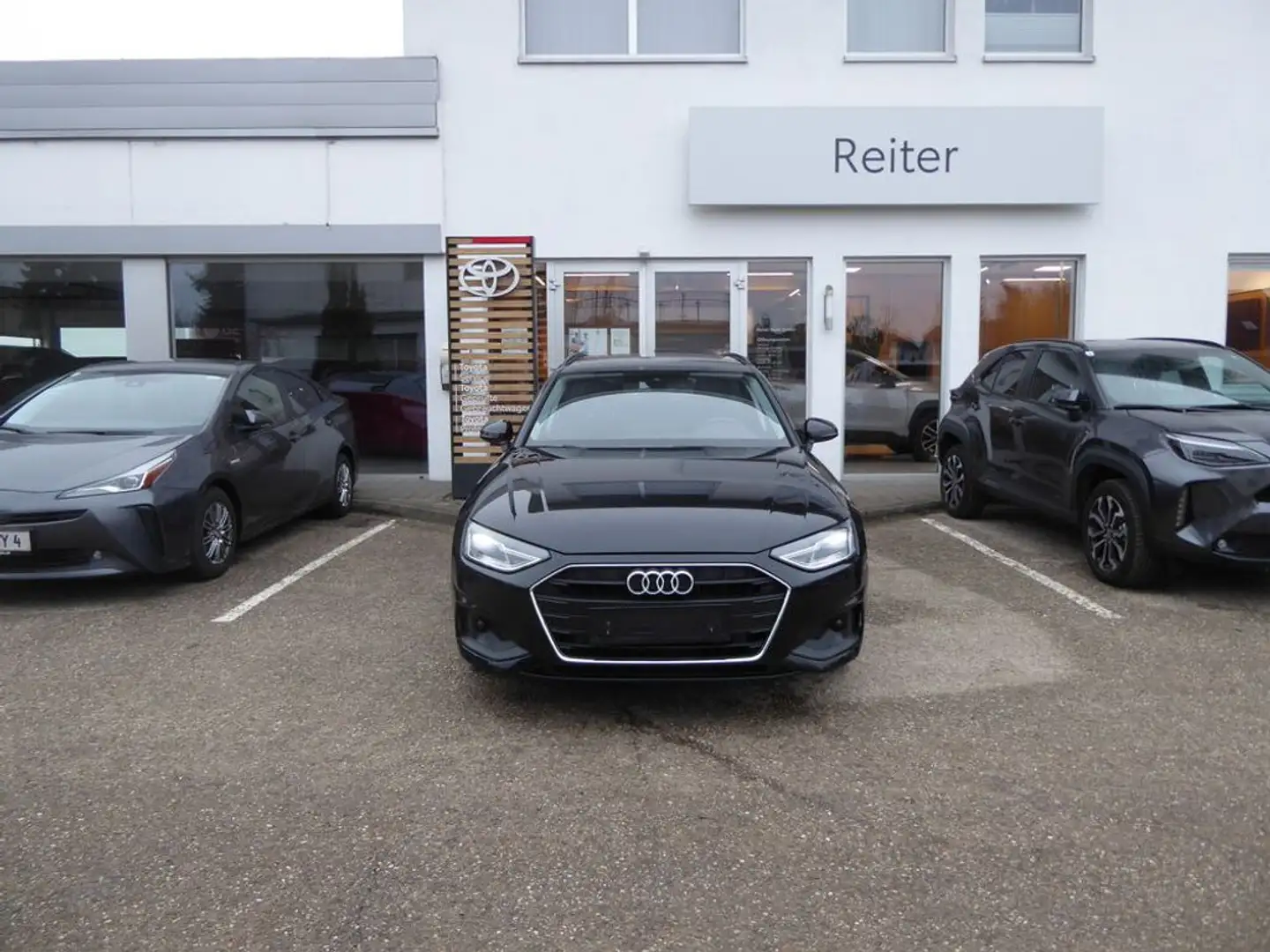 Audi A4 Avant 35 TDI S-tronic *LED*SHZ* Noir - 1