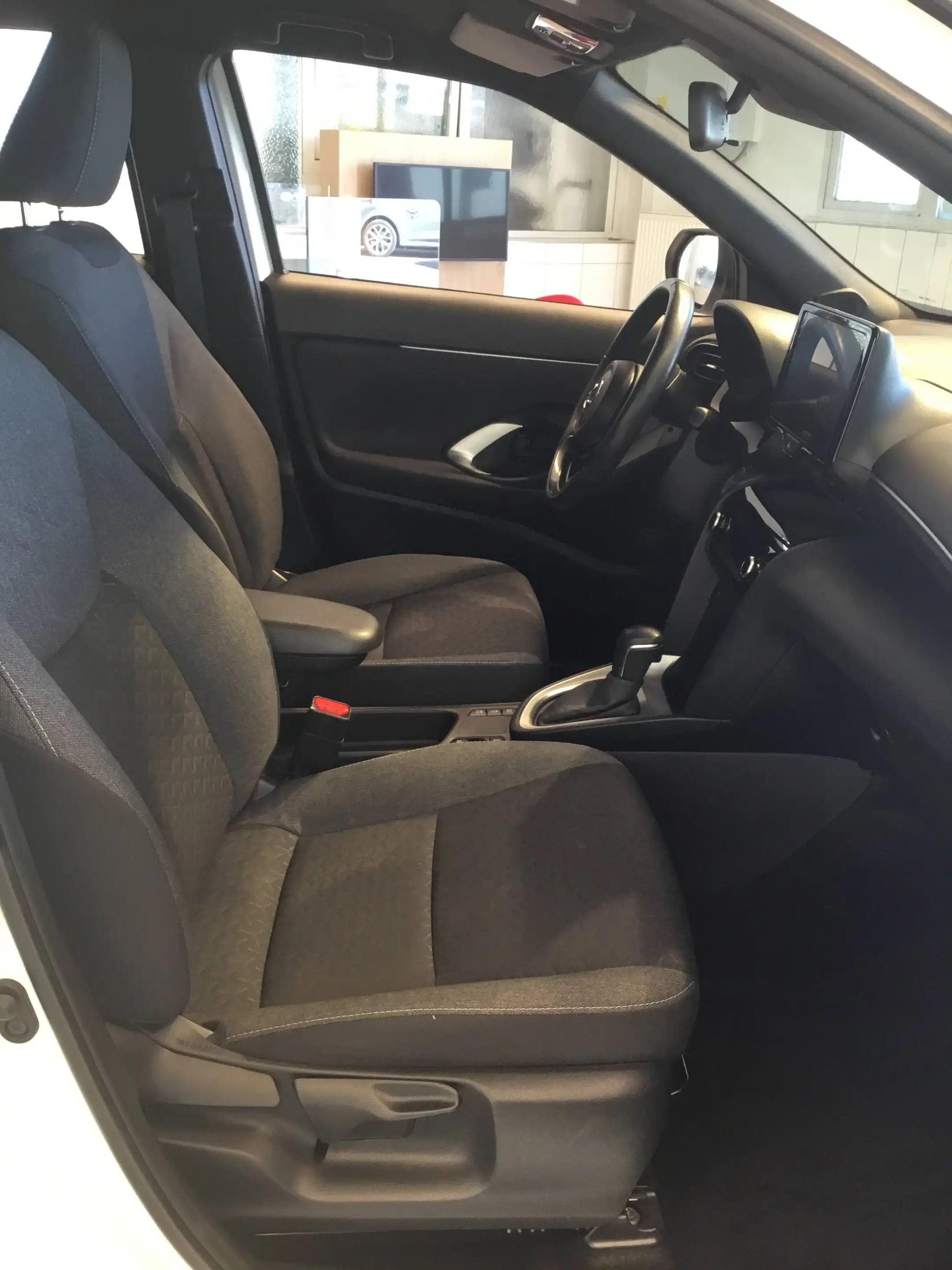 Toyota Yaris Cross Active Drive + WP + MM — photo 9