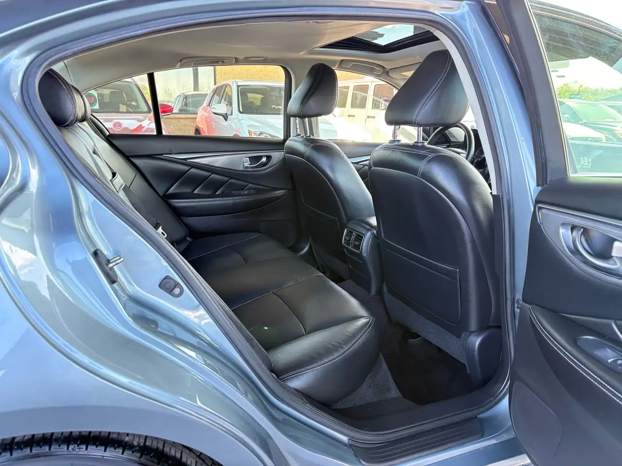 Infiniti Q50 fotografie Infiniti Q50