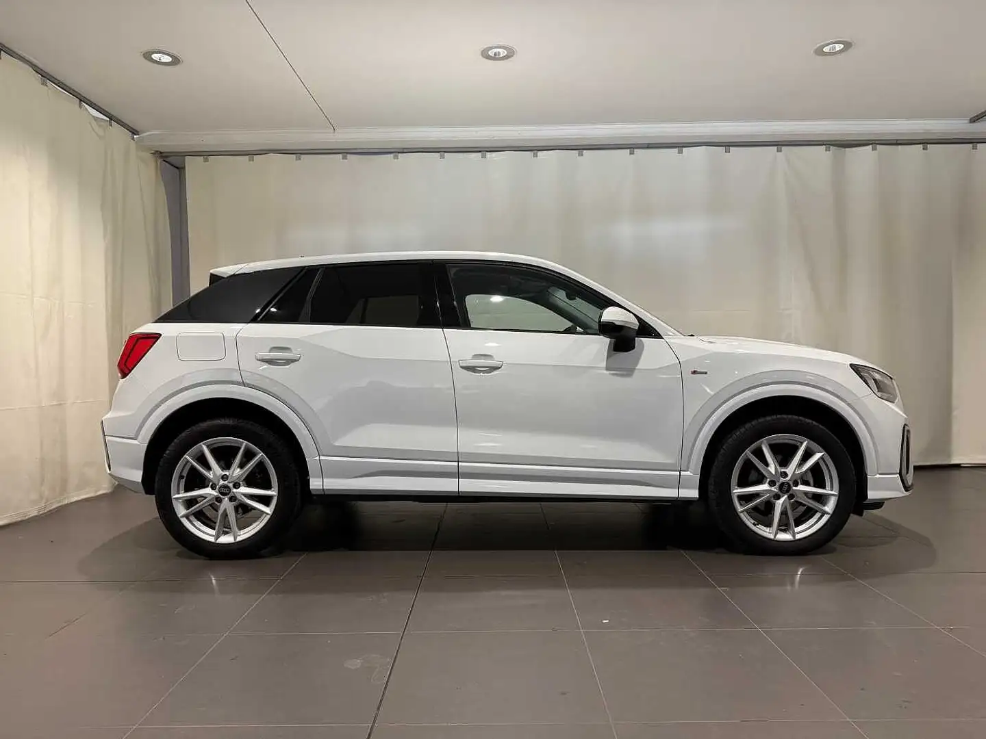 Audi Q2 35 TDI S tronic S line Edition Blanc - 2