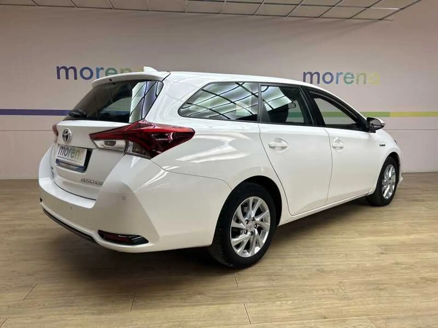 Toyota Auris Touring Sports 1.8 hybrid Cool cvt Bianco - 2