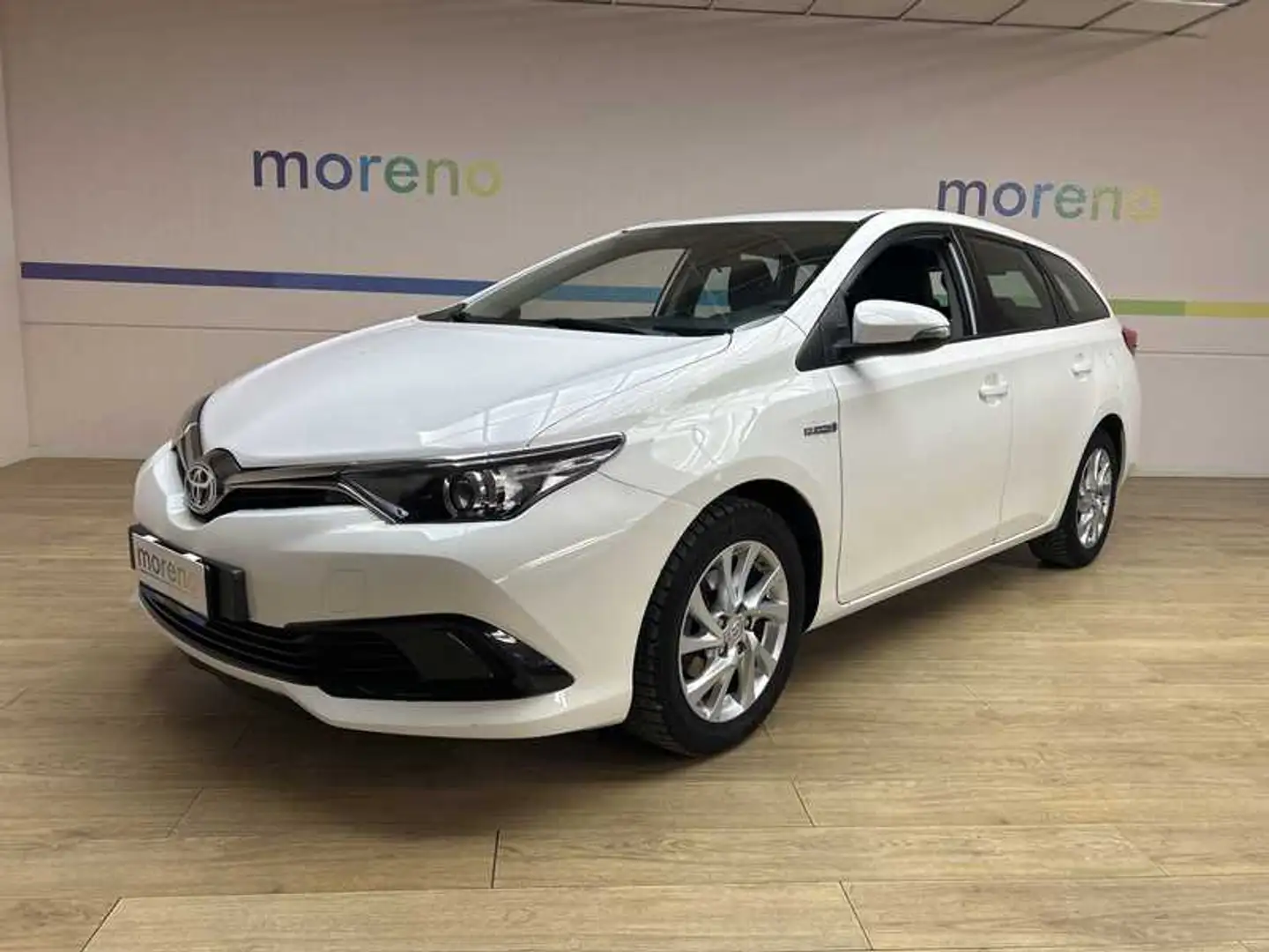 Toyota Auris Touring Sports 1.8 hybrid Cool cvt Bianco - 1