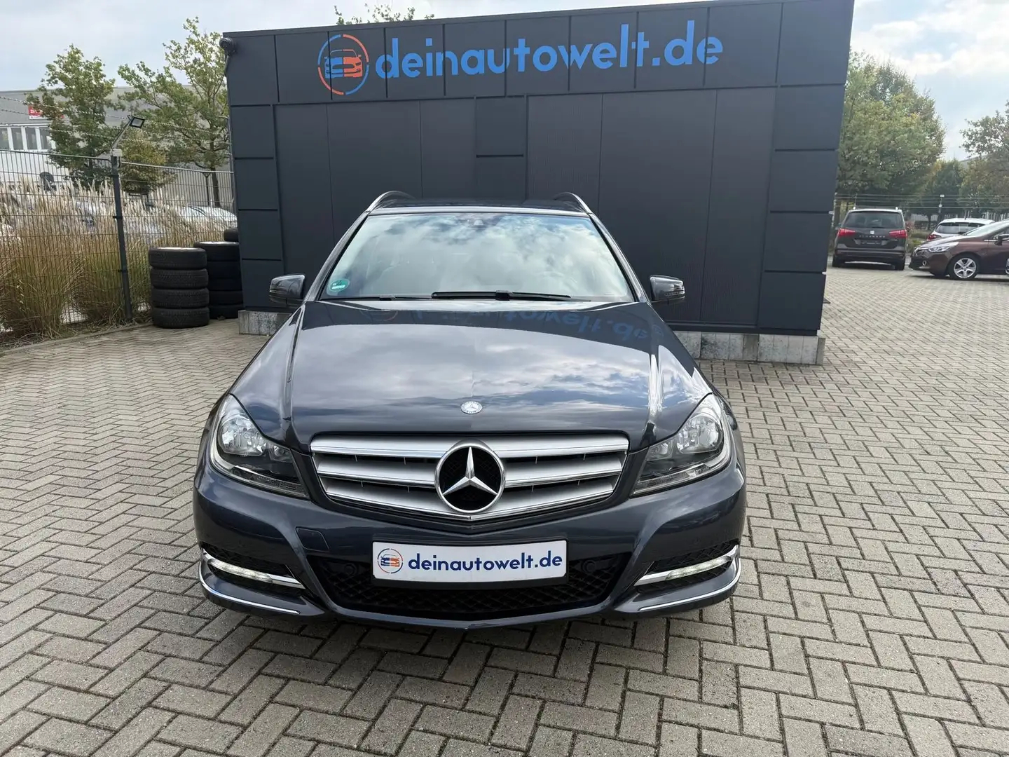 Mercedes-Benz C 180 T CGI BlueEfficiency*Navi*Automatik Grau - 2