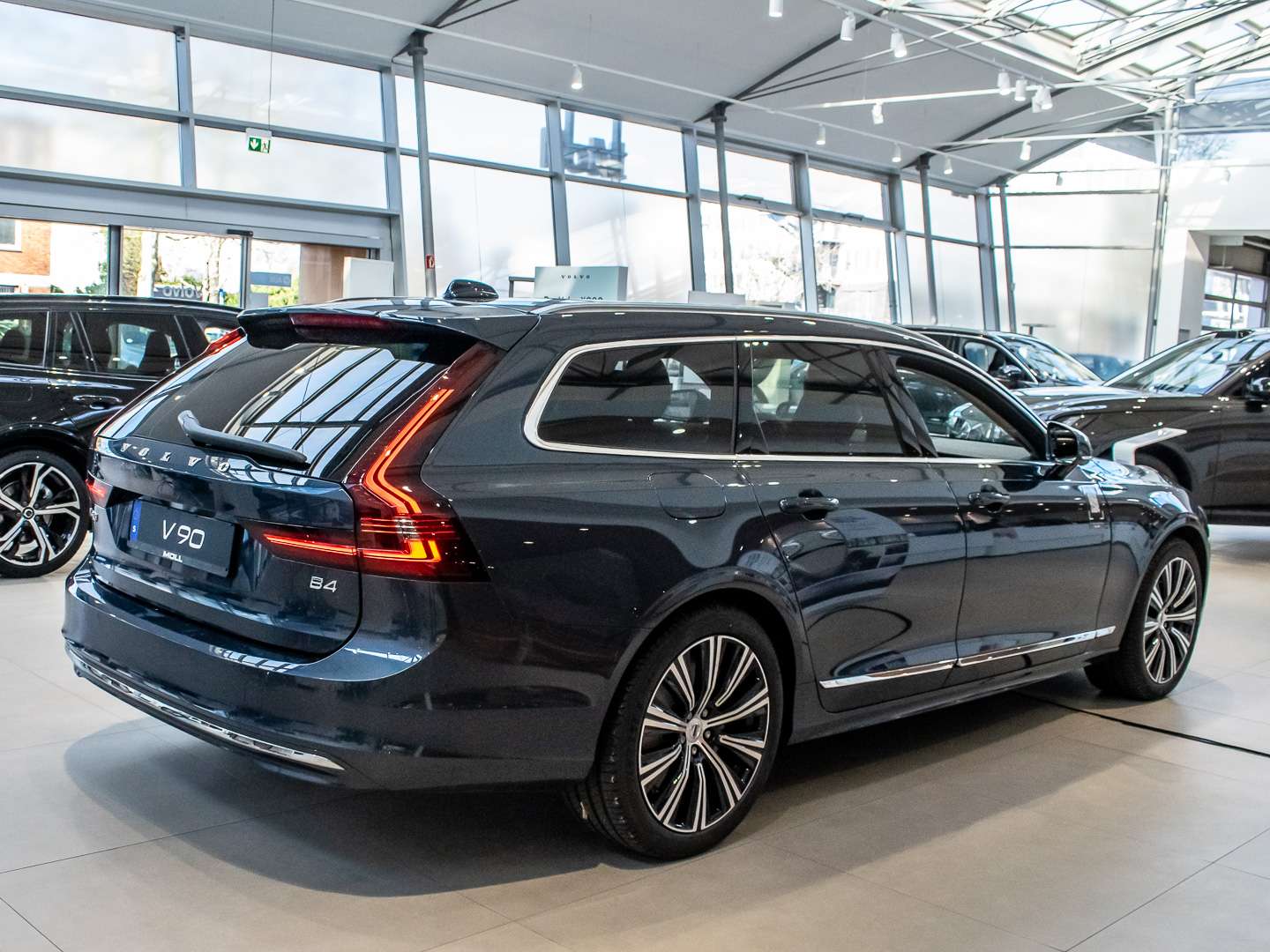 Volvo V90