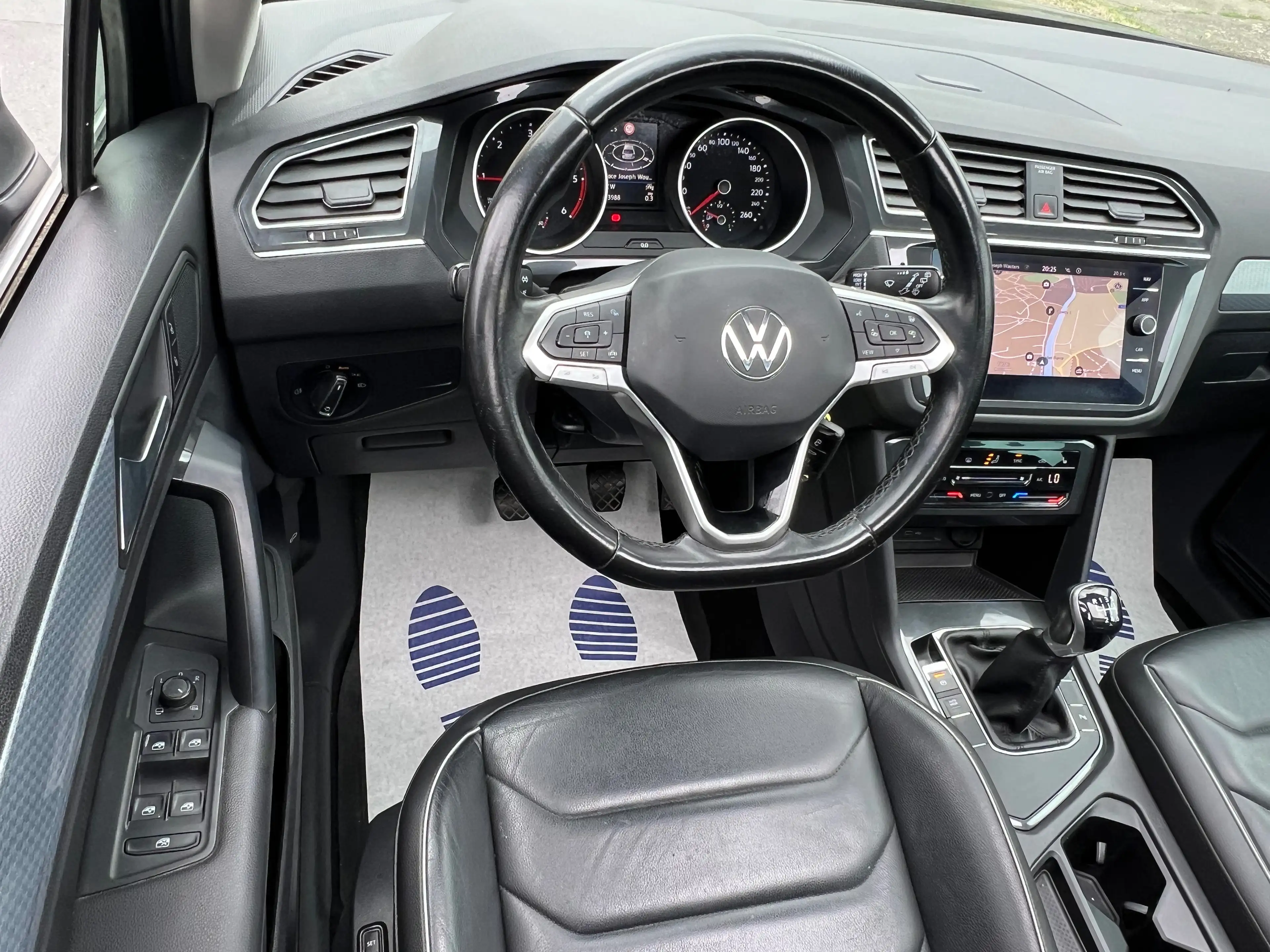 Volkswagen Tiguan Tiguan 2.0 TDI SCR Life Business — photo 12