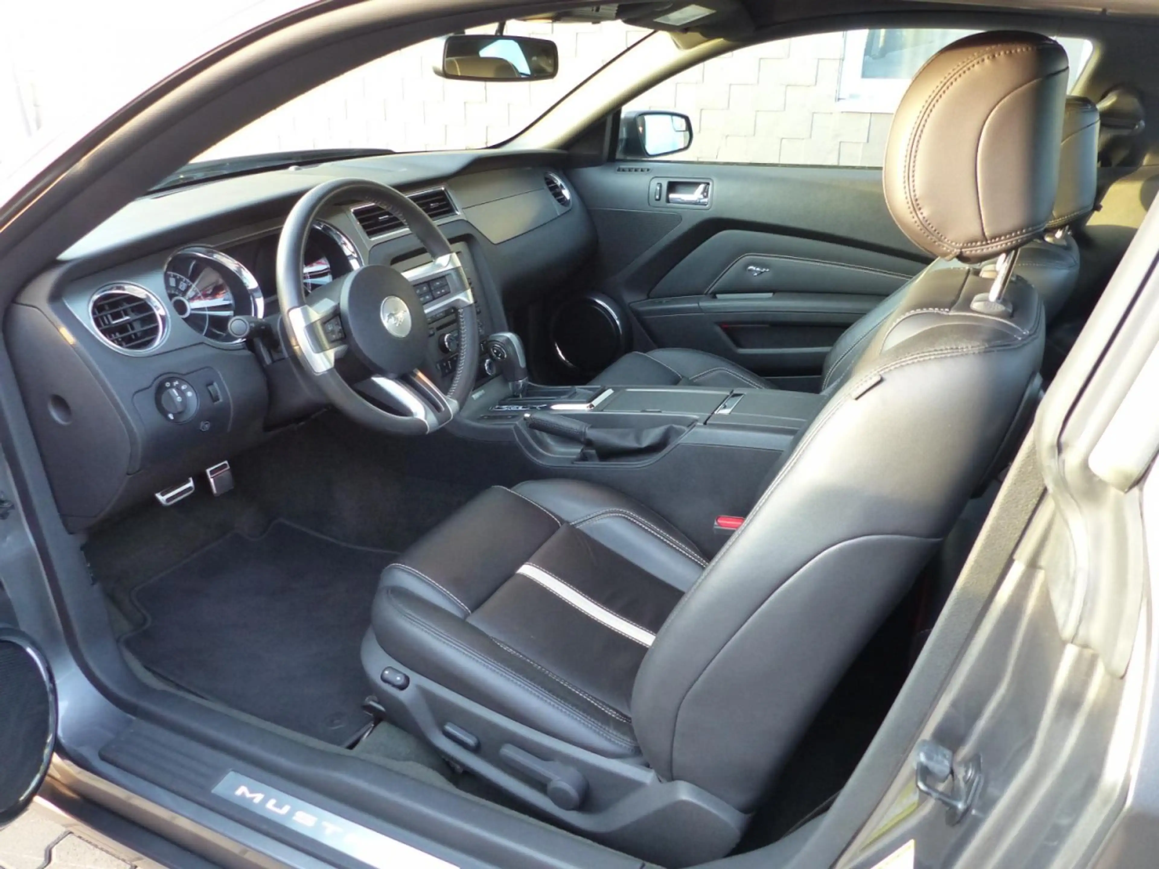 Ford Mustang .GT..AUTOMATIK.KLIMA.XENON.LED.SHZ Leder — photo 12