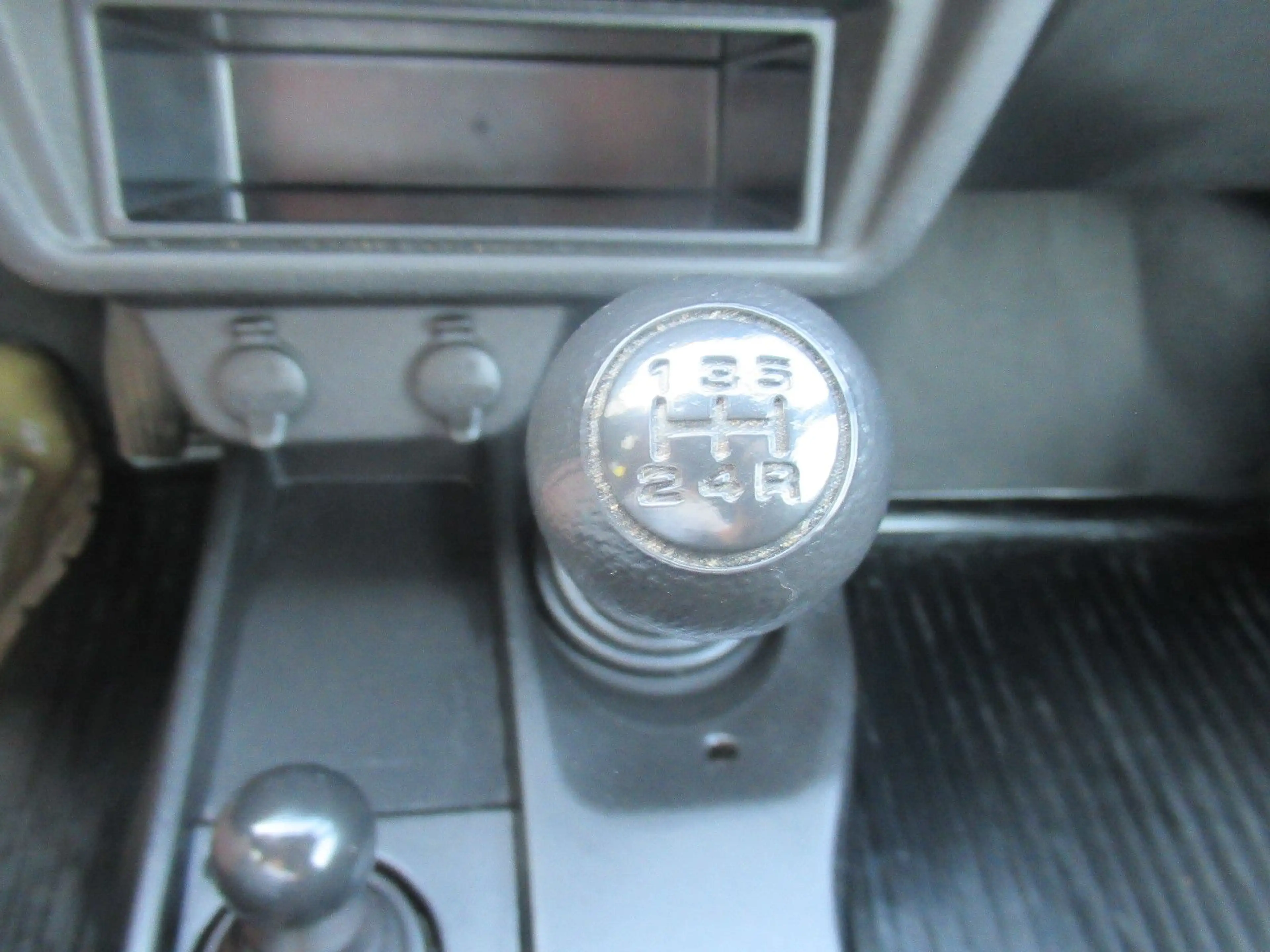 Lada Niva 4x4 DOTZ AHK Roter STERN v. VERTRAGSHÄNDLER — photo 12