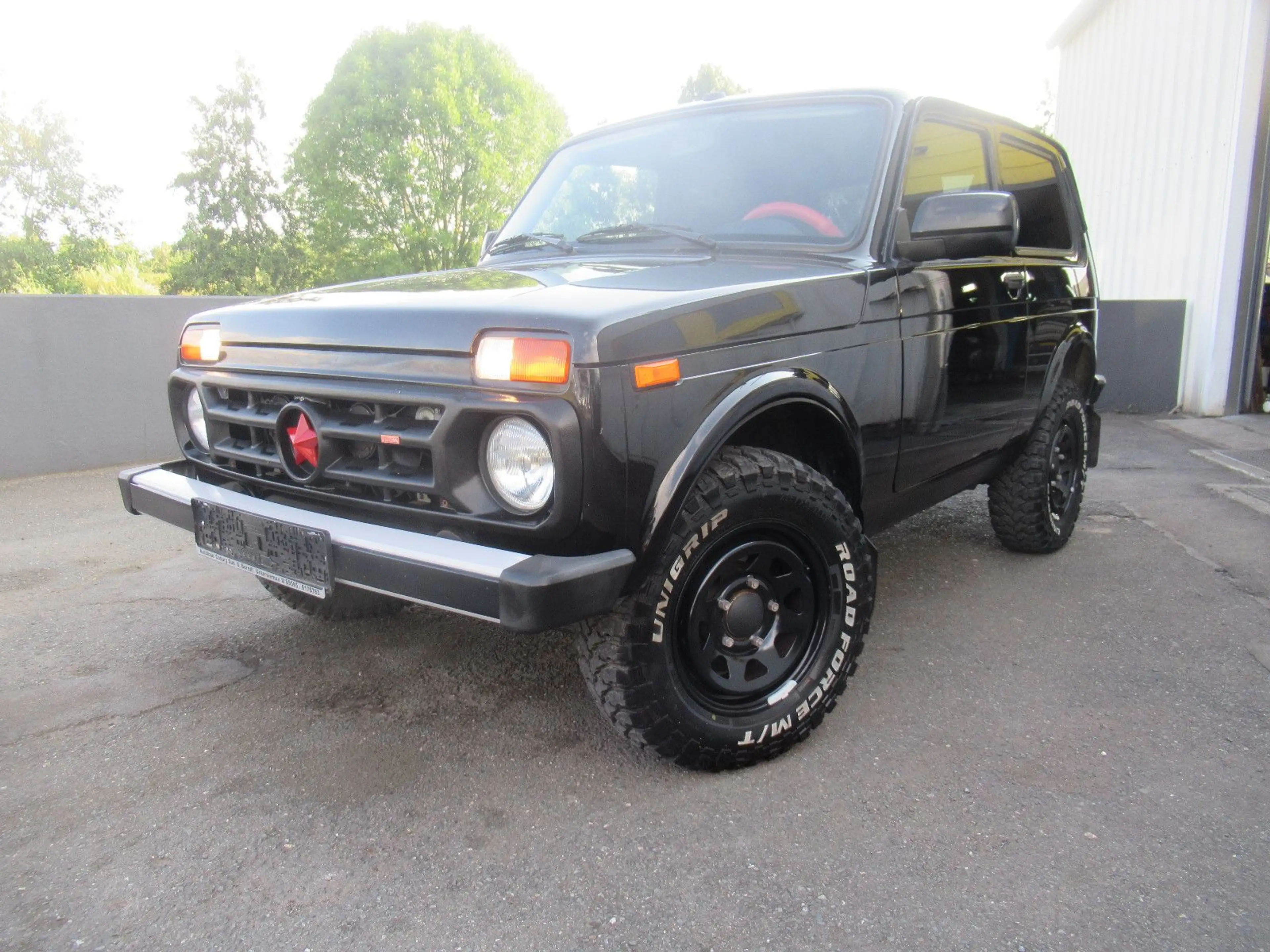 Lada Niva 4x4 DOTZ AHK Roter STERN v. VERTRAGSHÄNDLER — photo 4