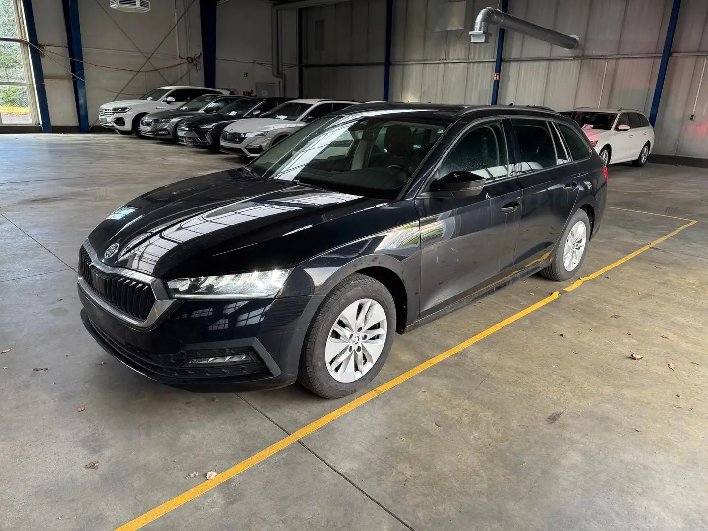 Skoda Octavia Combi 2.0 TDI DSG SHZ|RFK|Navi|Virt. Cockpit Schwarz - 2