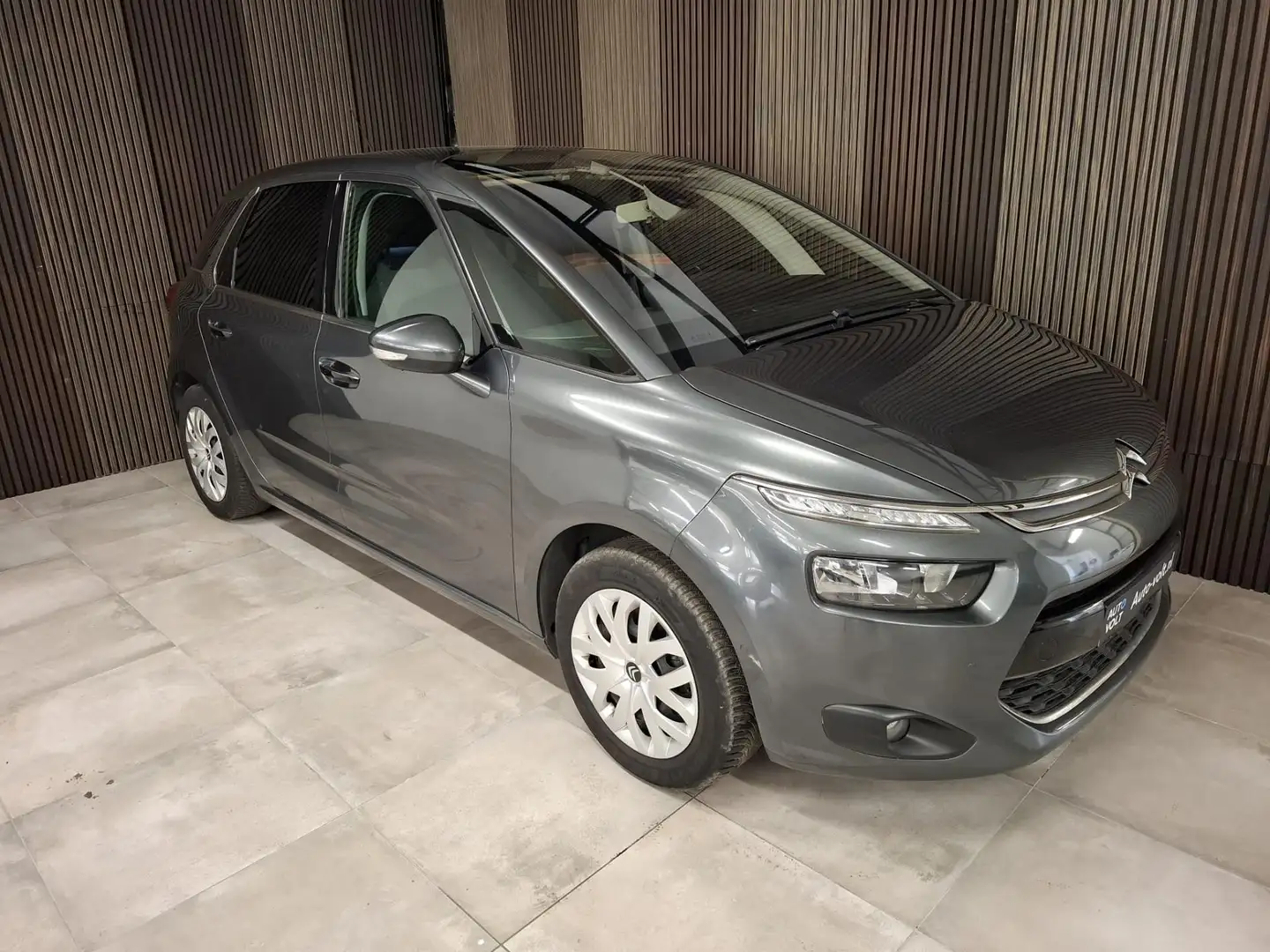 Citroen C4 Picasso 1.6 THP Shine Grijs - 1