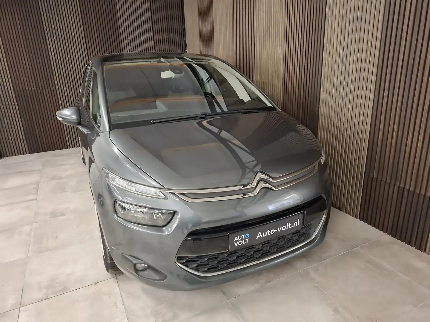 Citroen C4 Picasso 1.6 THP Shine Grijs - 2