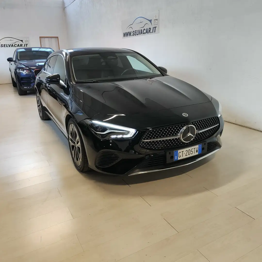 Mercedes-Benz CLA 180 Shooting Brake d Executive Auto. Euro 6D - 1