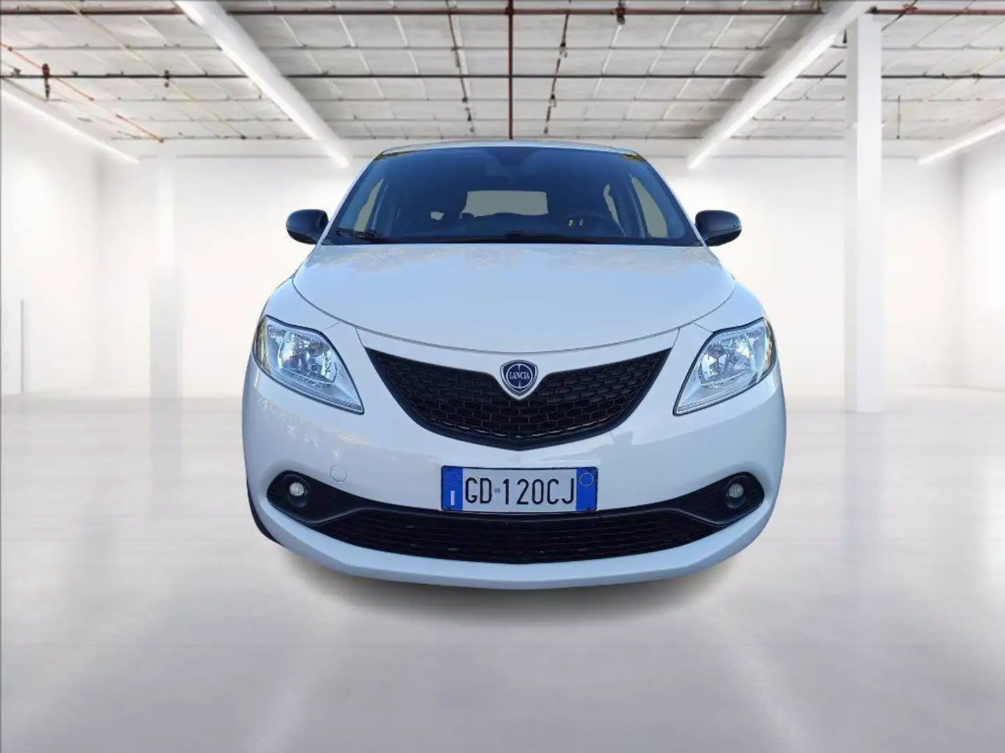 Lancia Ypsilon 1.0 firefly hybrid Silver s&s 70cv Blanc - 2