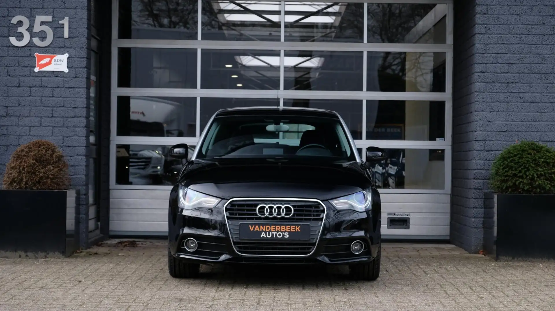 Audi A1 1.4 TFSI Ambition Pro Line 18inch RS Schwarz - 2