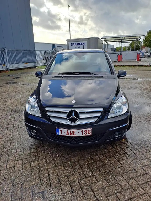 Mercedes-Benz B 180 2009 из Европы — купить под ключ