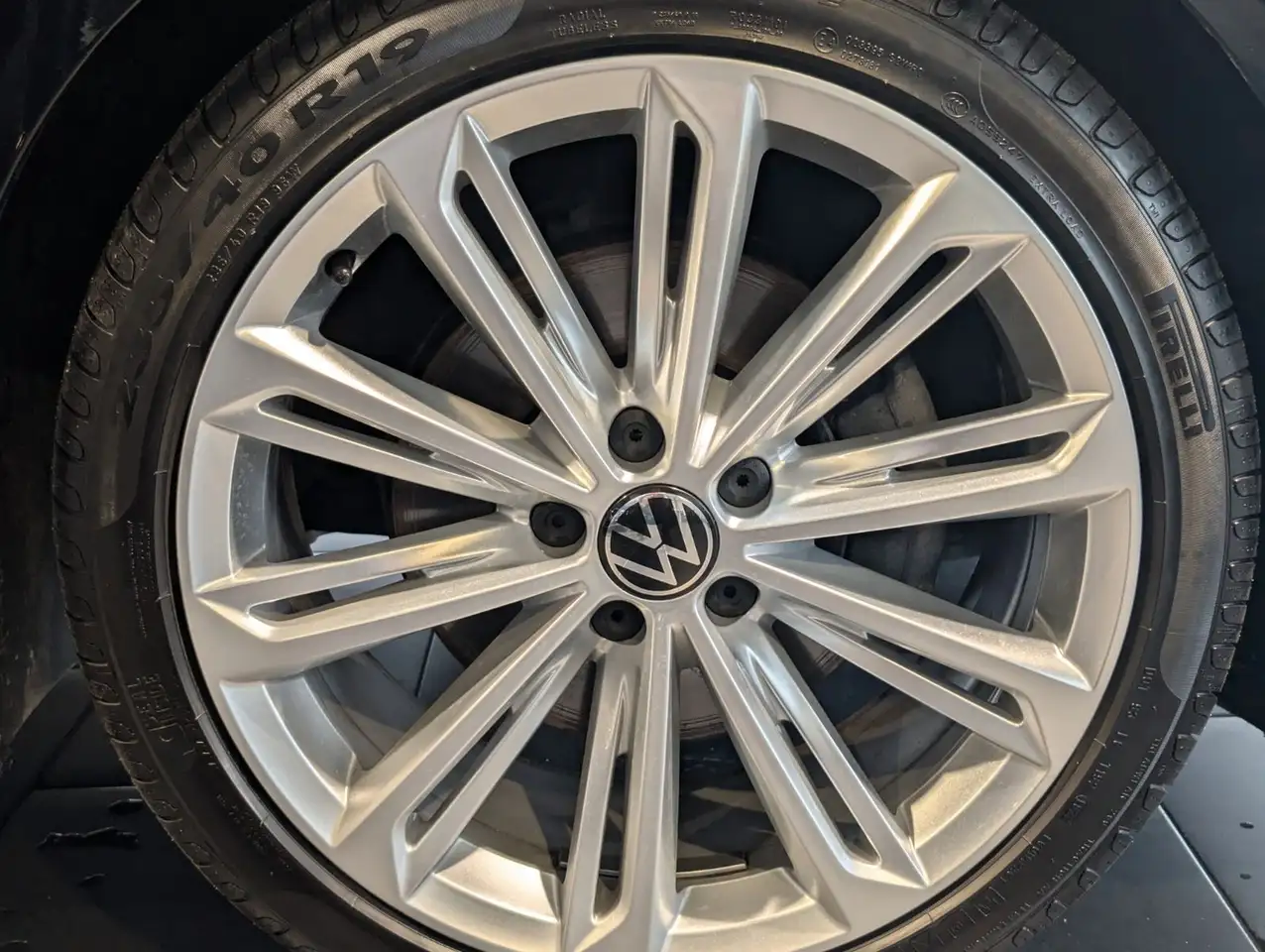 Volkswagen Passat Variant 1.5 TSI DSG Business 8fach R-Line 13