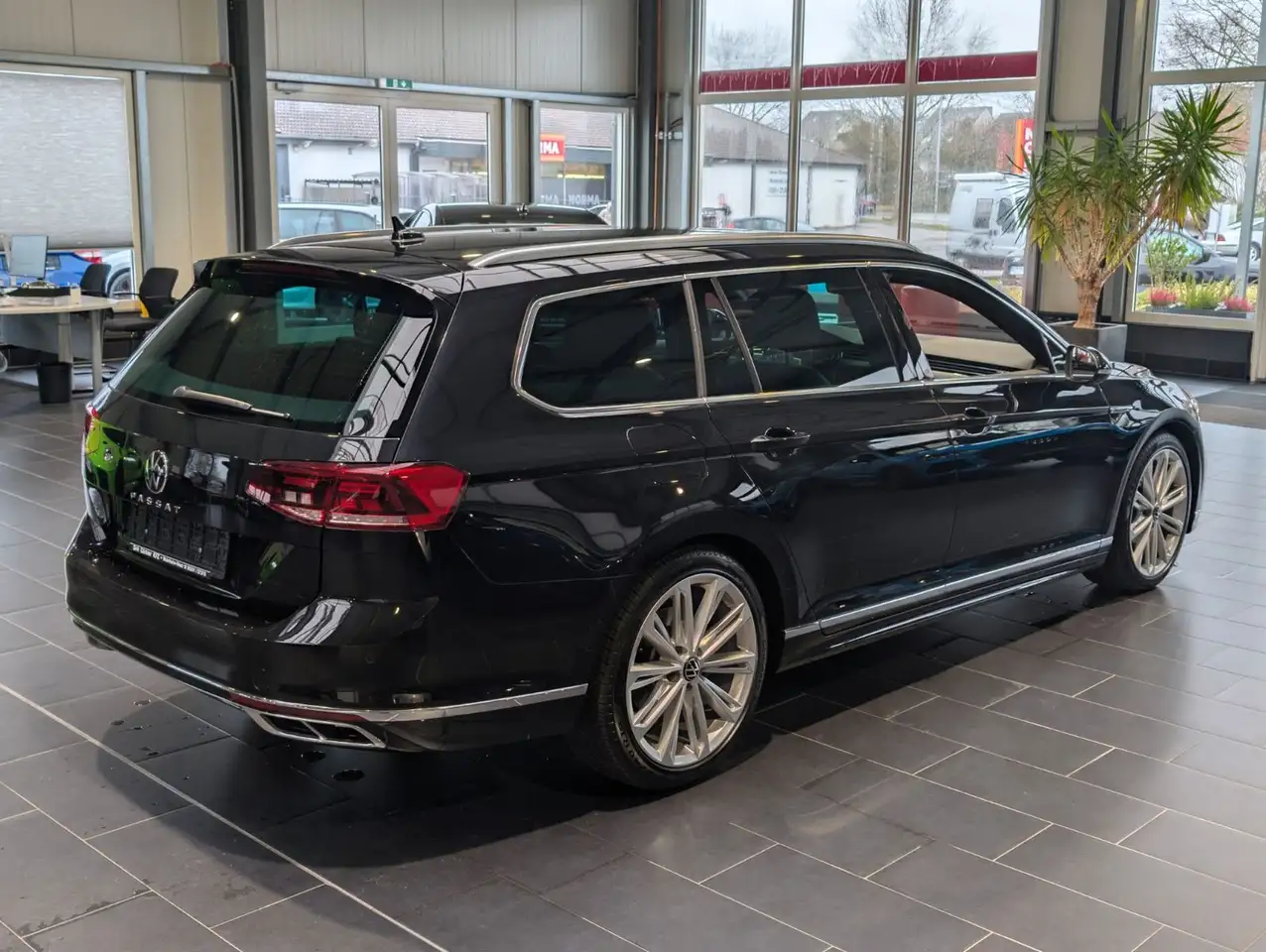 Volkswagen Passat Variant 1.5 TSI DSG Business 8fach R-Line 6