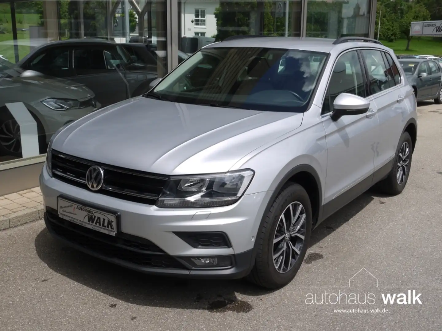 Volkswagen Tiguan 2.0 TDI DSG 4M Comfortline AHK NAVI RFK ACC Silber - 2