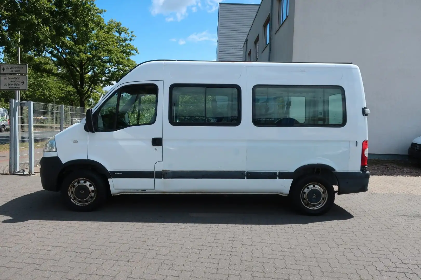 Opel Movano Kasten/Kombi L2H2 HKb 2,8t 1.Hand Weiß - 2