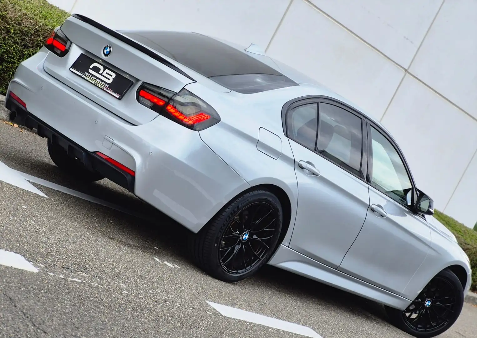 BMW 318 *** Pack M - Auto - Navi - Pdc - Garantie *** Argent - 2