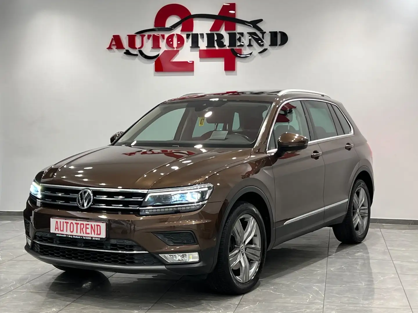 Volkswagen Tiguan Highline 4Motion PANO+HEAD-UP+KAMERA+AHK Brun - 1