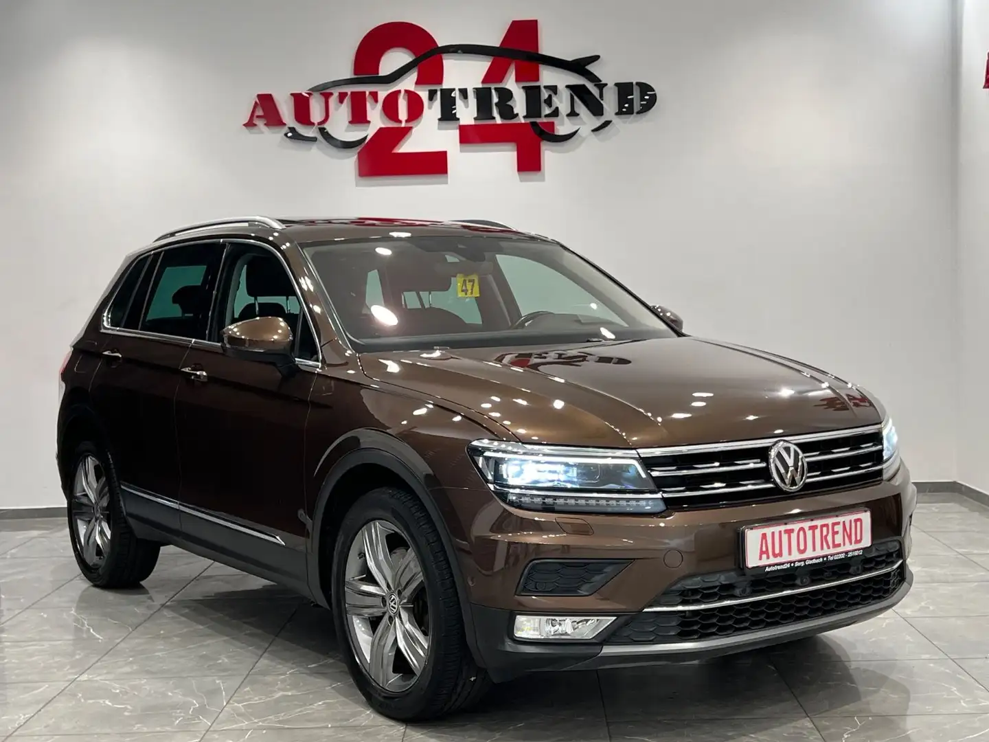 Volkswagen Tiguan Highline 4Motion PANO+HEAD-UP+KAMERA+AHK Brun - 2