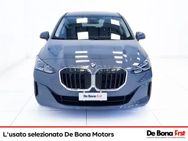 BMW 2 Series view 2