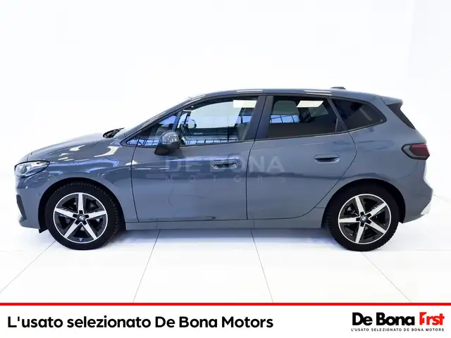 BMW 2 Series view 3