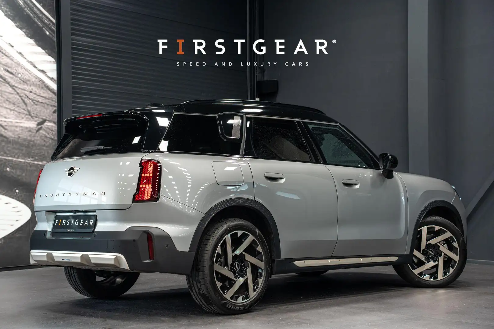 MINI Sonstige Countryman 1.5 C Favoured M *Panorama / Head-up Di Silber - 2