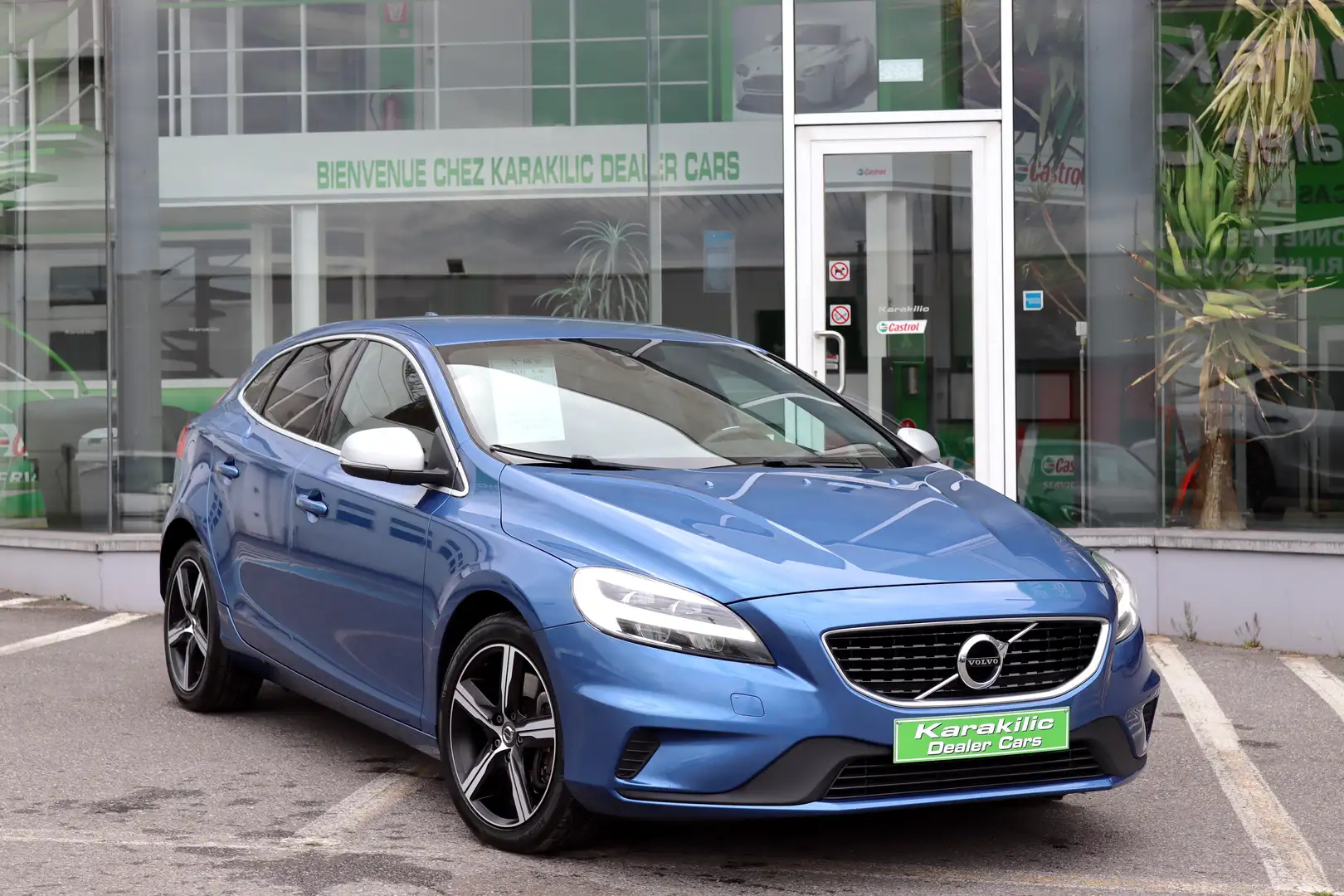 Volvo V40 2.0 D2 R-DESIGN GEARTRONIC FULL OPTIONS Blauw - 1