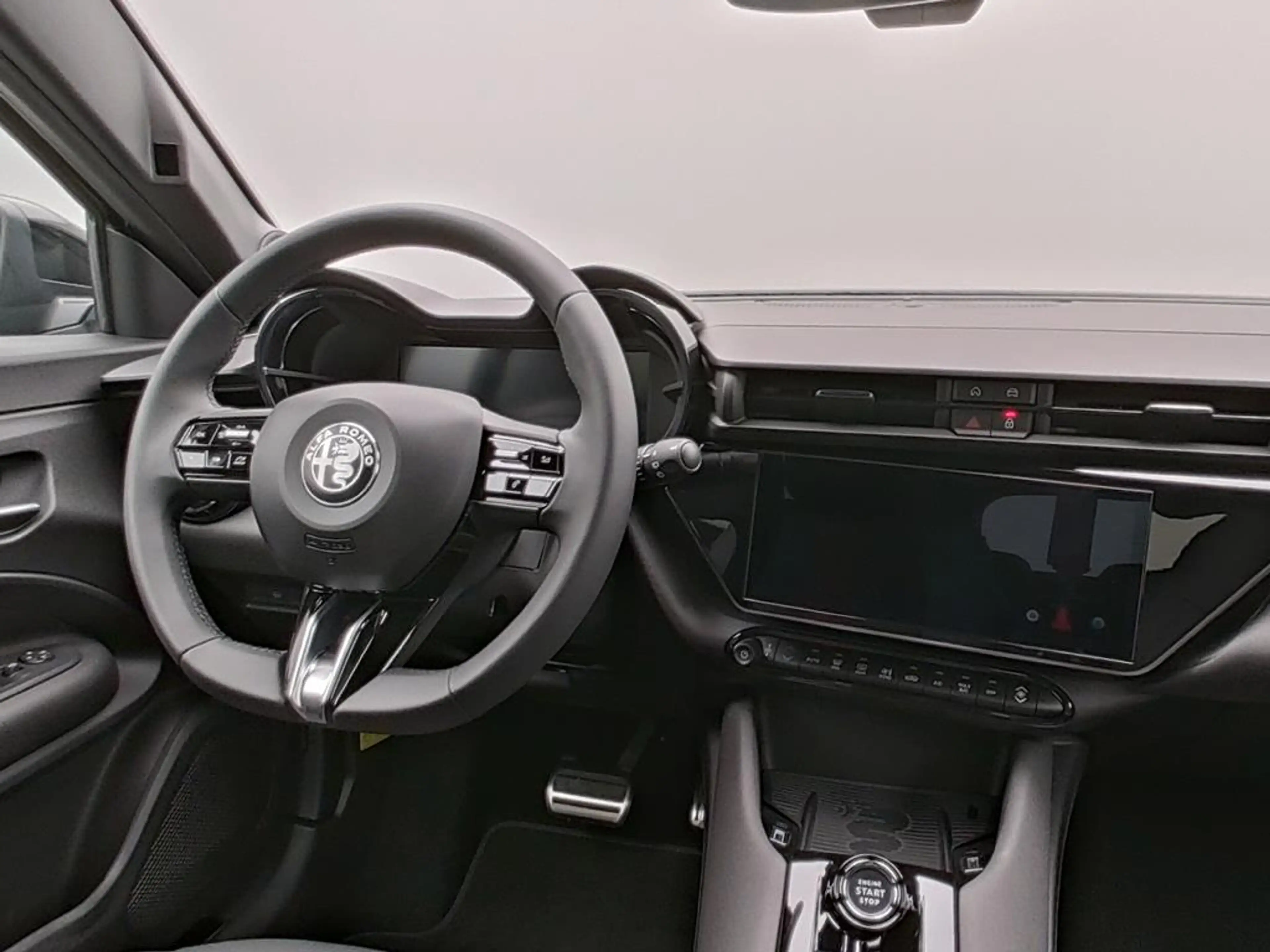 Alfa Romeo Junior Elettrica 115 kW Ti — photo 14