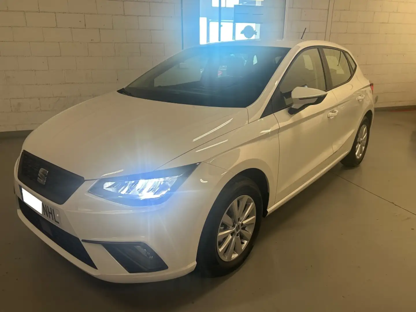 SEAT Ibiza 1.0 MPI S&S Reference Salta 80 Blanco - 1