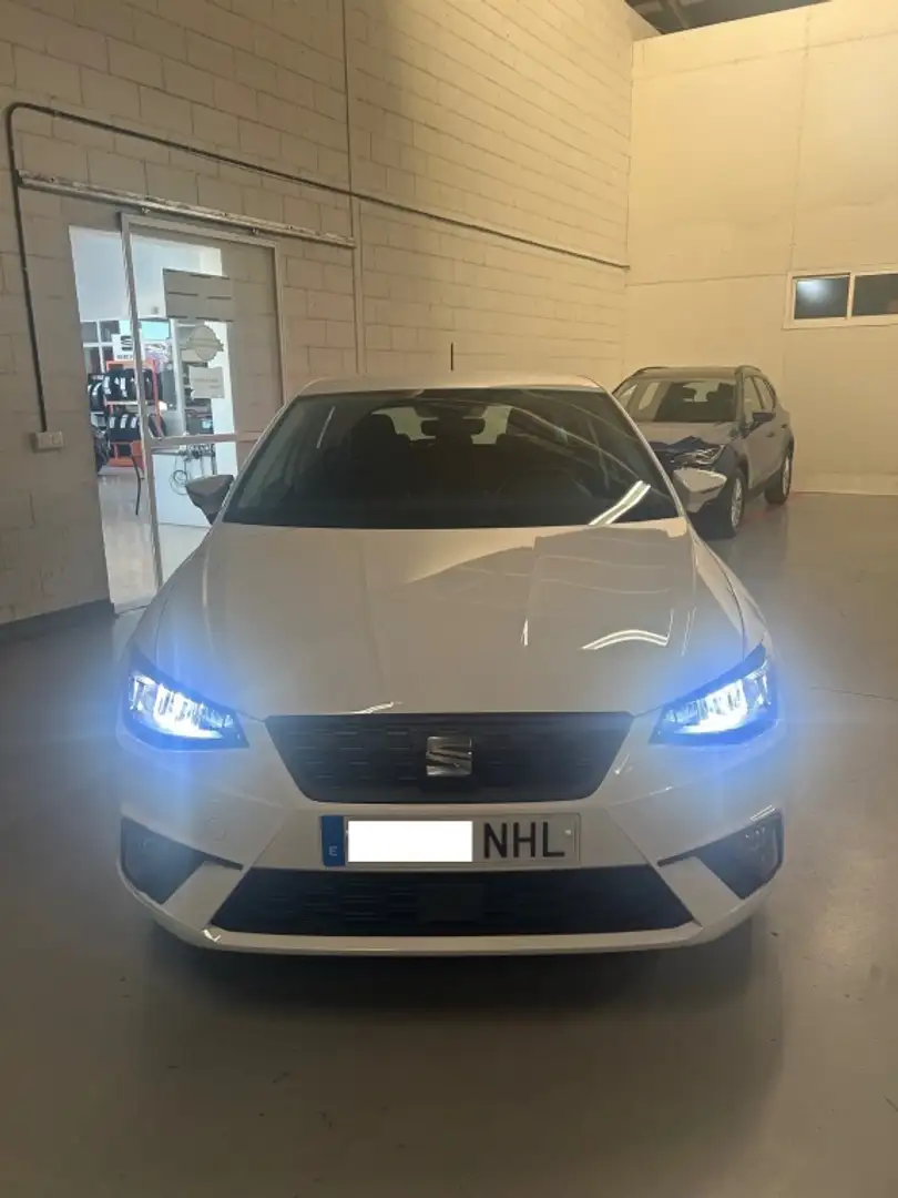 SEAT Ibiza 1.0 MPI S&S Reference Salta 80 Blanco - 2