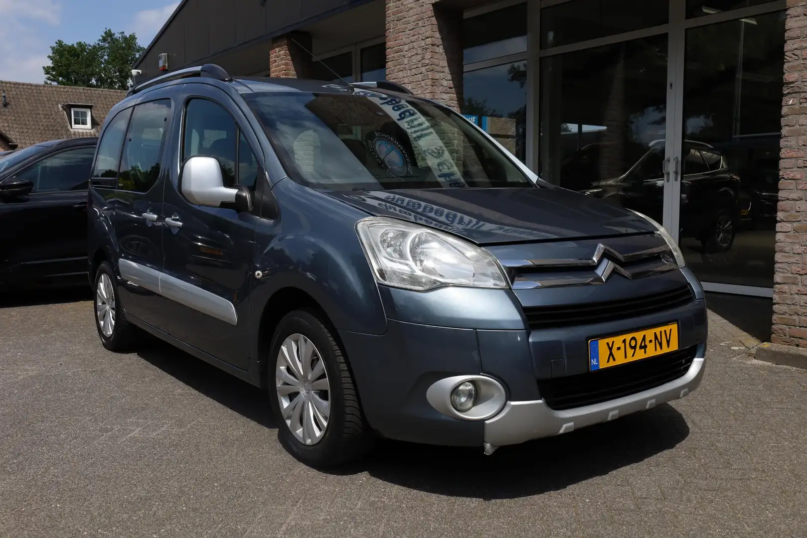Citroen Berlingo 1.6 VTi XTR AIRCO TREKHAAK CRUISE PDC Grijs - 2
