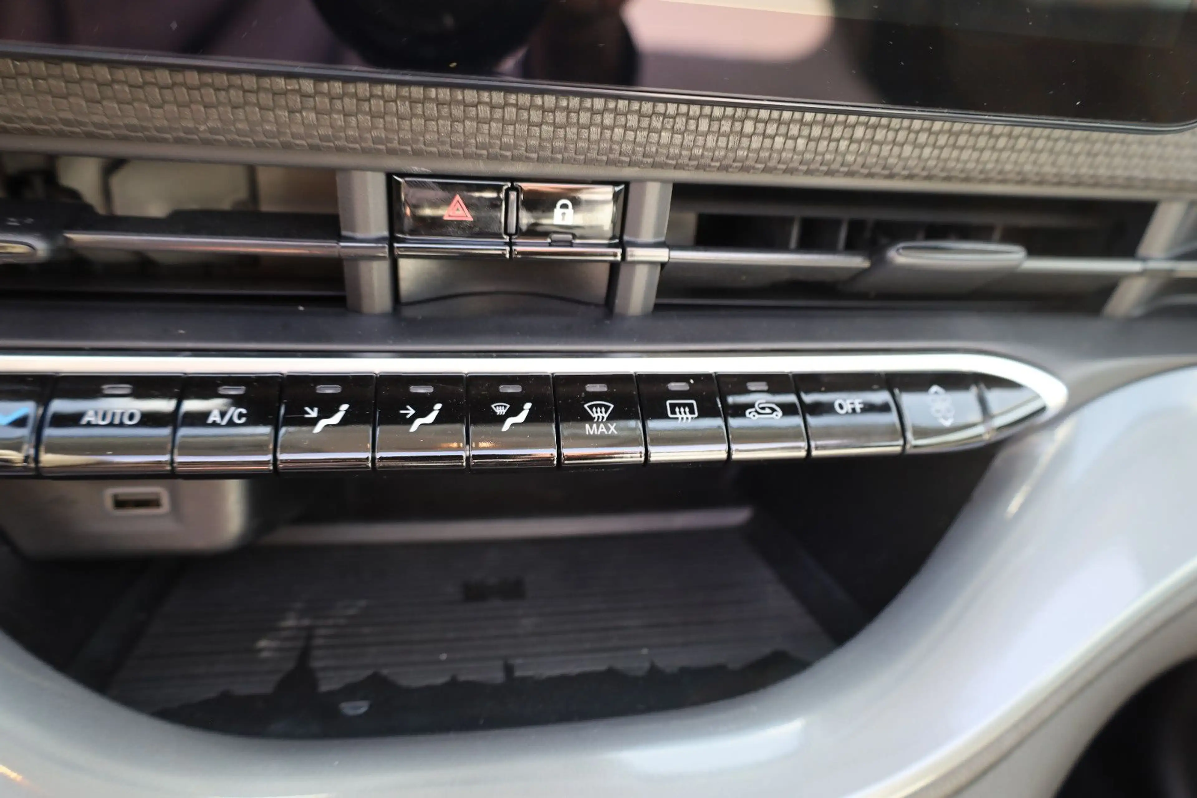 Fiat 500e La Prima by Bocelli SOH 95,9% — photo 13