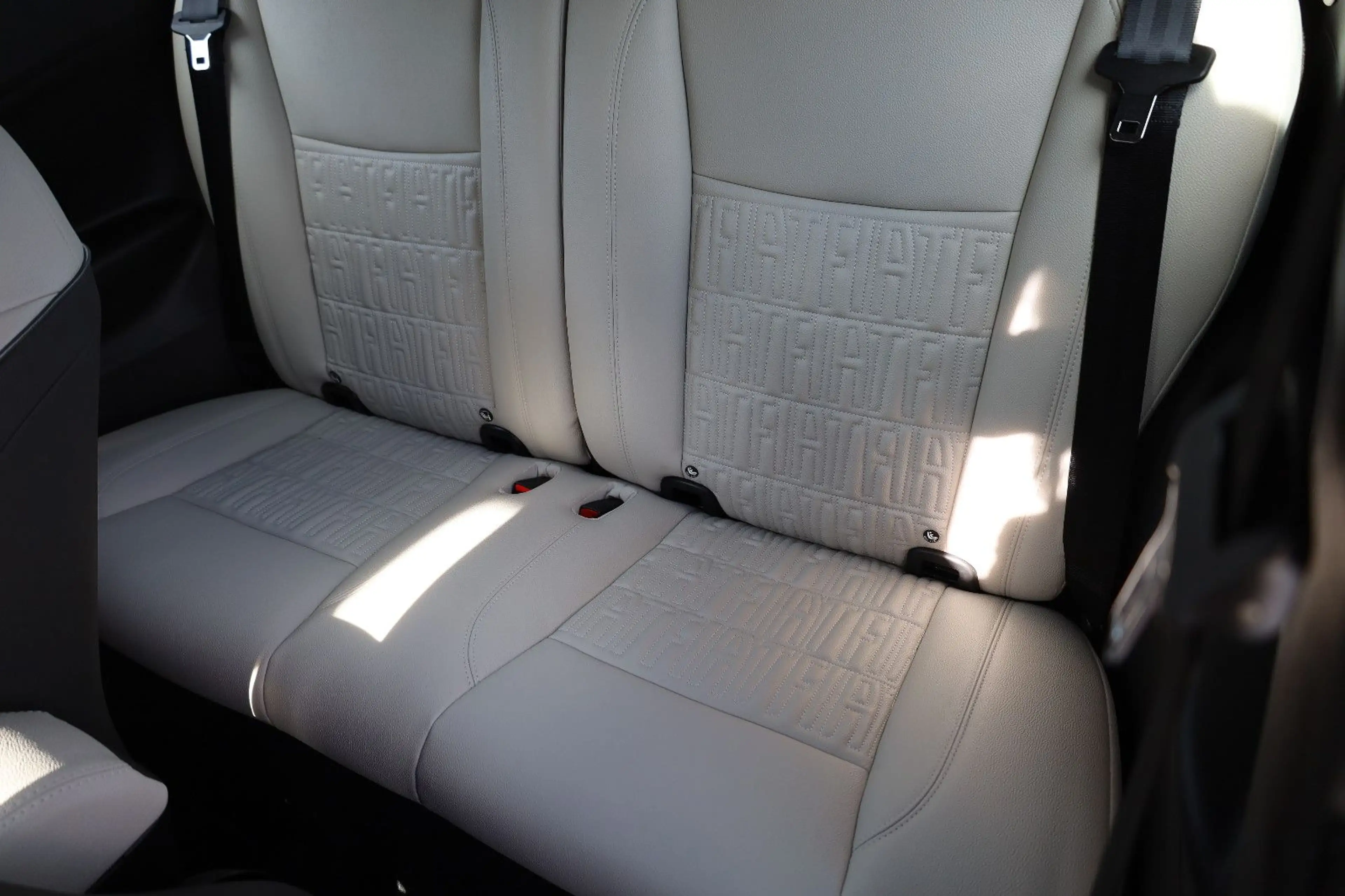Fiat 500e La Prima by Bocelli SOH 95,9% — photo 9