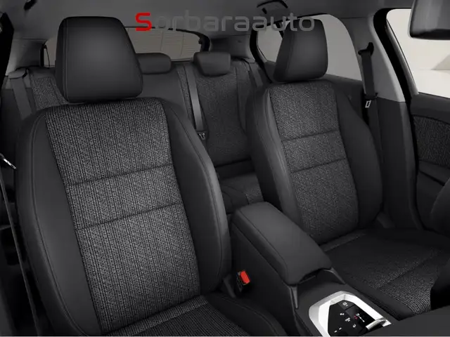 BMW 1 Series view 3