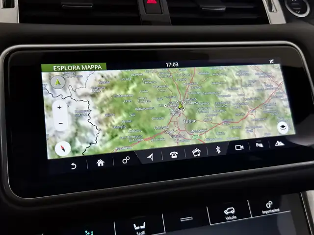 Land Rover Range Rover Sport view 12